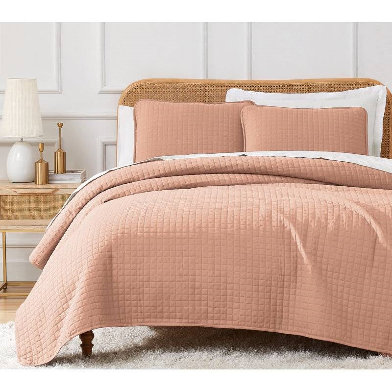 King/Cal King Lightweight Blush Ultra Soft 3-Piece Microfiber Quilt Set - Image 2