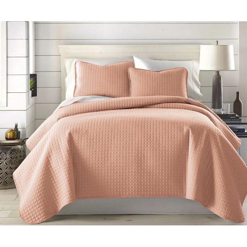 King/Cal King Lightweight Blush Ultra Soft 3-Piece Microfiber Quilt Set - Image 3