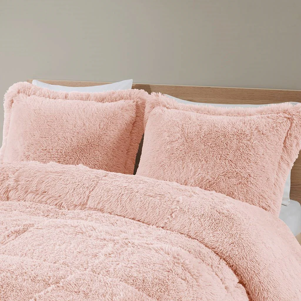 King/CAL King Pink Blush Soft Sherpa Faux Fur 3-Piece Comforter Set with Shams - Image 4