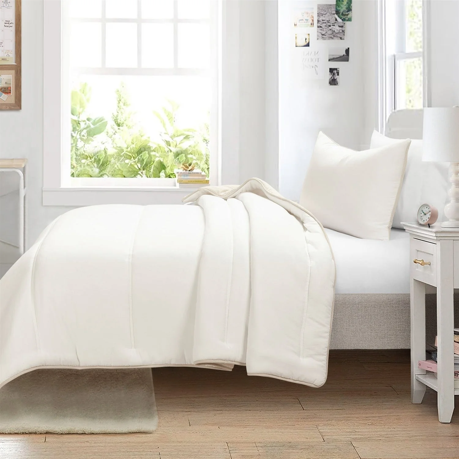 King/Cal King Soft Lightweight Reversible Quilted Comforter Set in White/Beige - Image 2