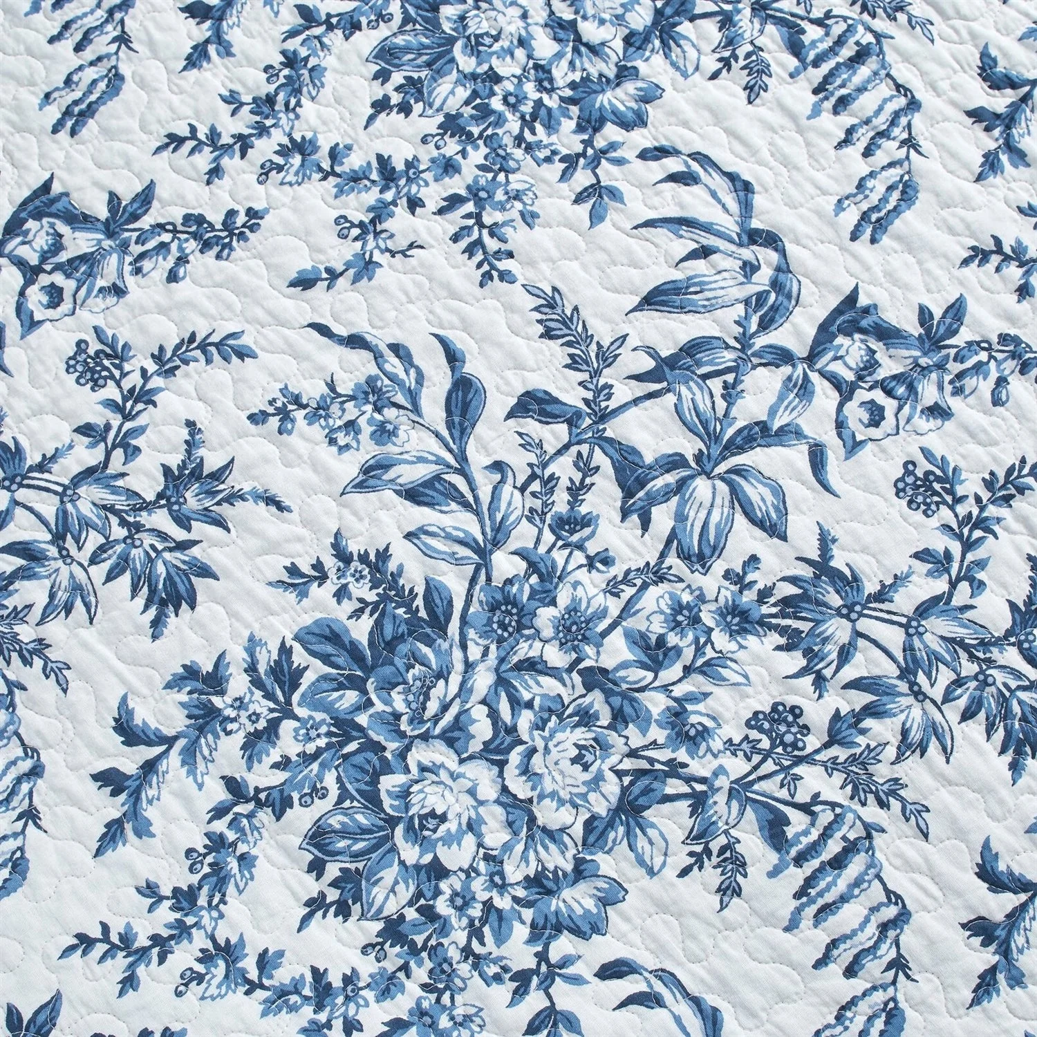 King size 3 Piece Bed-in-a-Bag Reversible Blue White Floral Cotton Quilt Set - Image 4