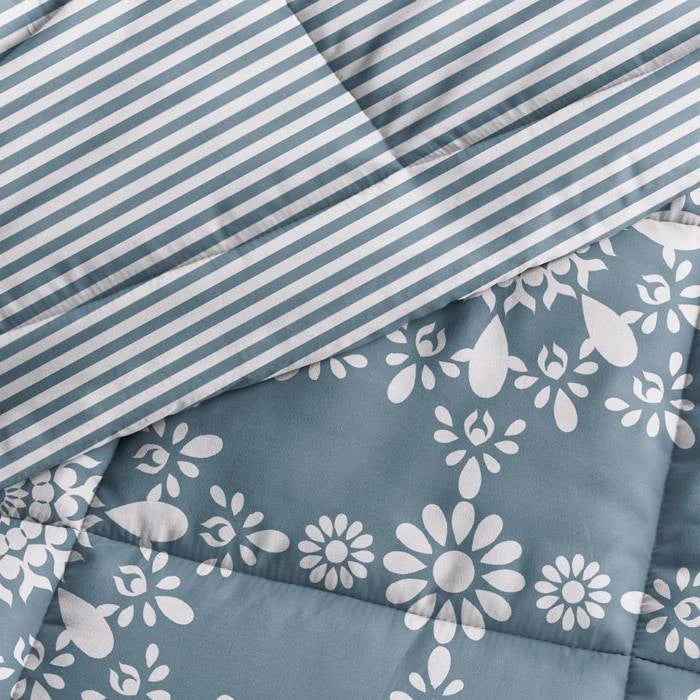 King size 3-Piece Blue and White Reversible Floral Striped Comforter Set - Image 3