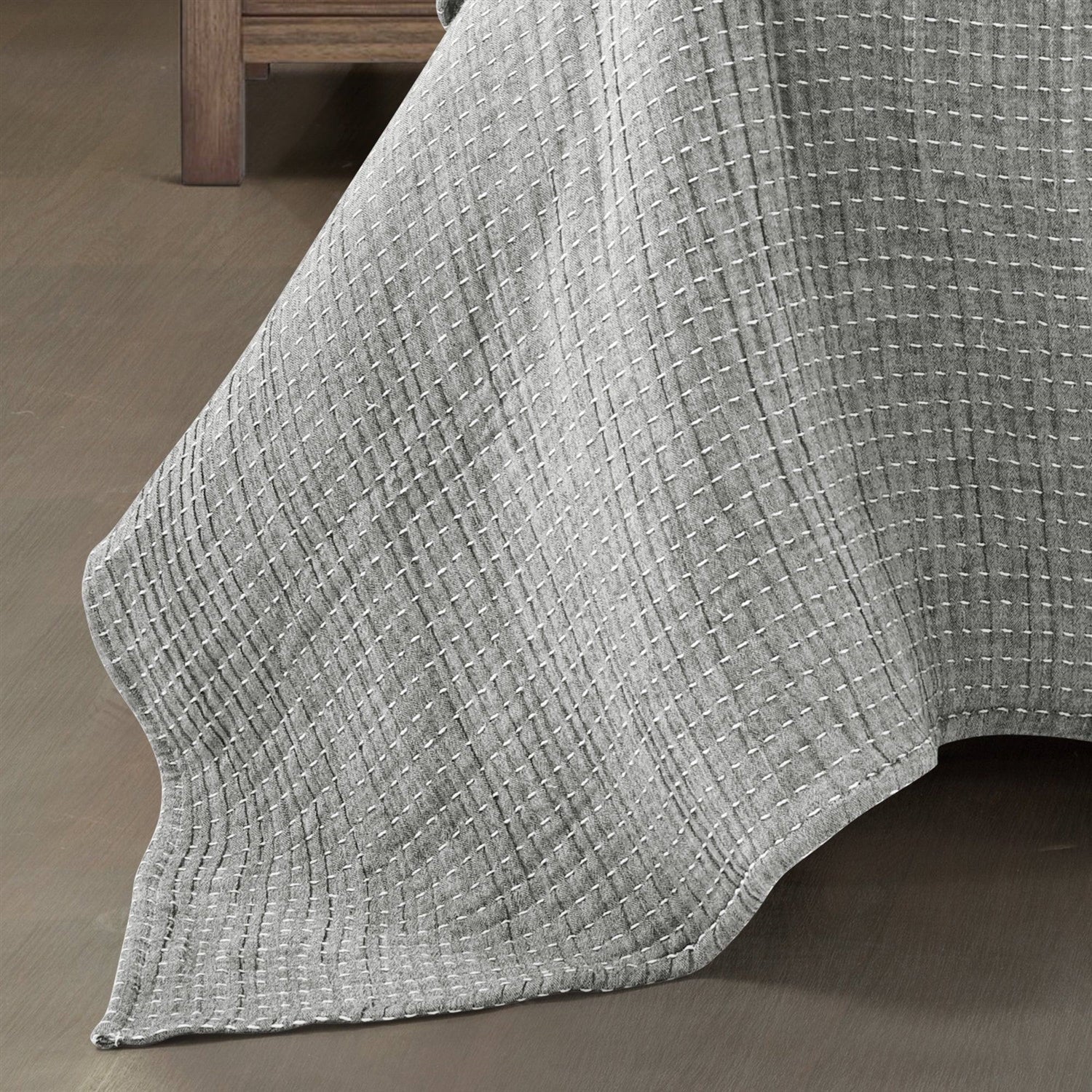 King Size 3-Piece Reversible Cotton Yarn Woven Coverlet Set in Grey Cream - Image 4