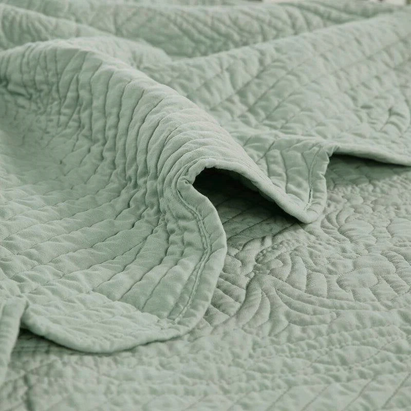 King Size 3 Piece Reversible Scalloped Edges Microfiber Quilt Set in Seafoam - Image 4