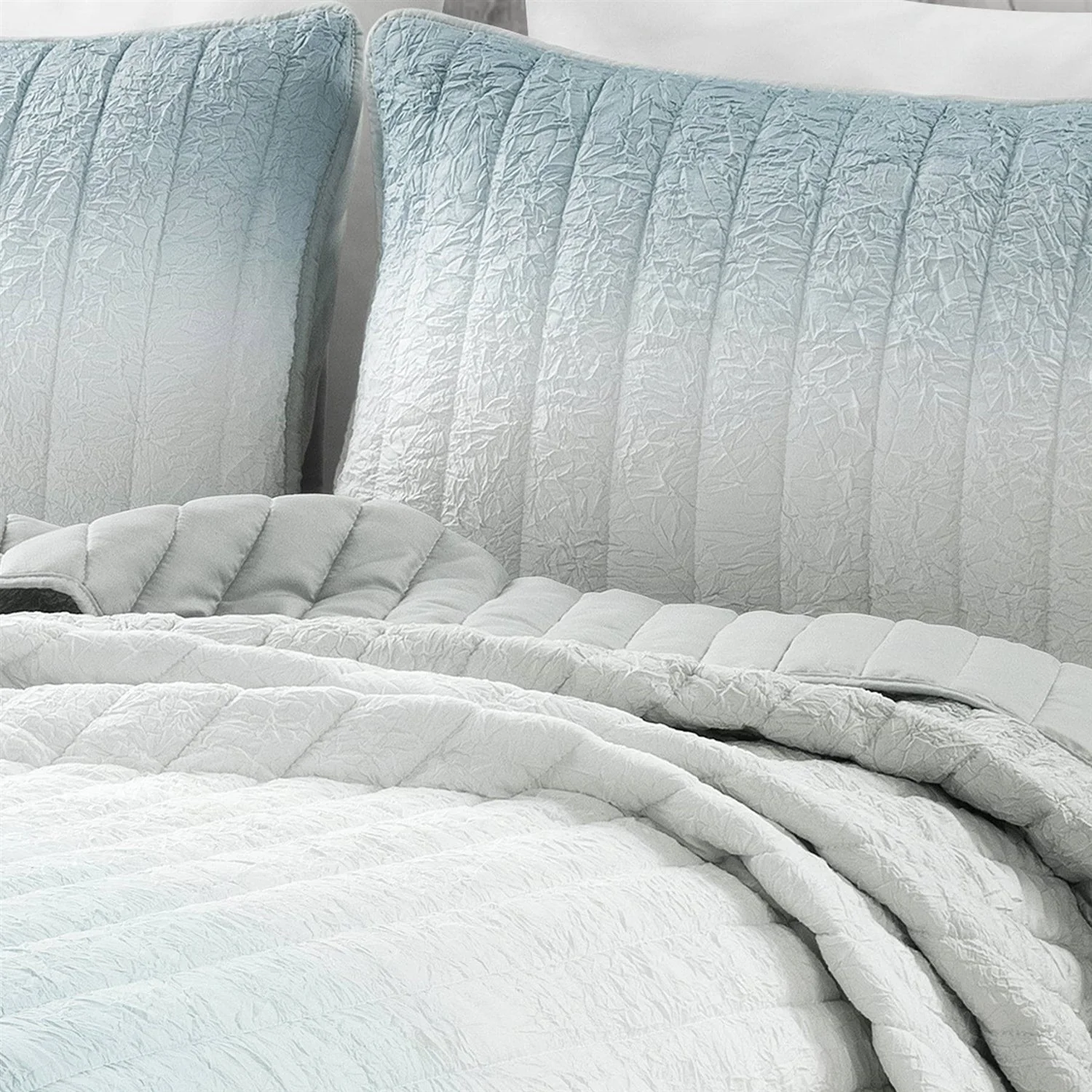 King size Aqua Blue and Grey Lightweight Polyester Fabric 3 Piece Quilt Set - Image 3
