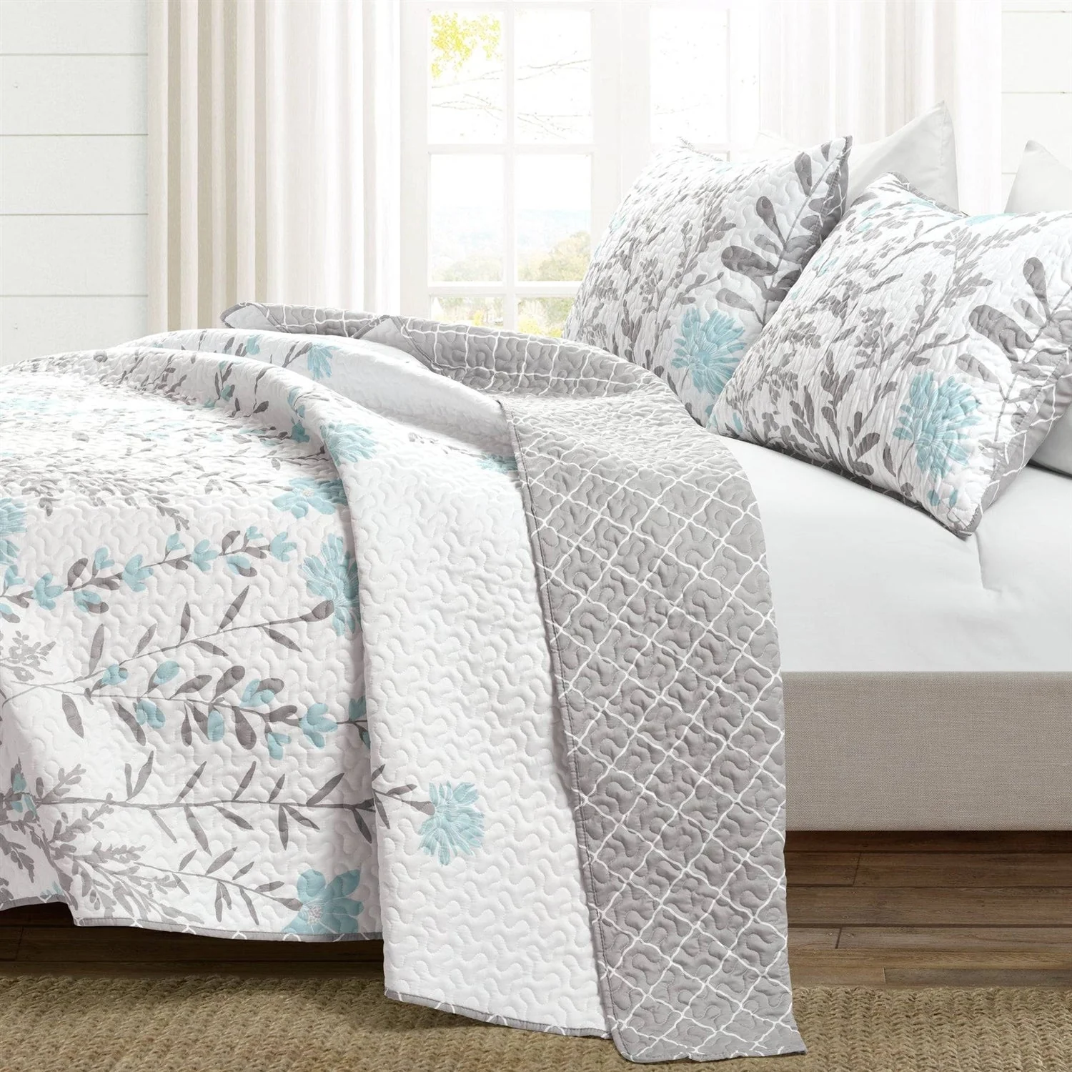 King Size Blue Grey Floral Lightweight Thin Polyester Fabric 3-Piece Quilt Set - Image 2