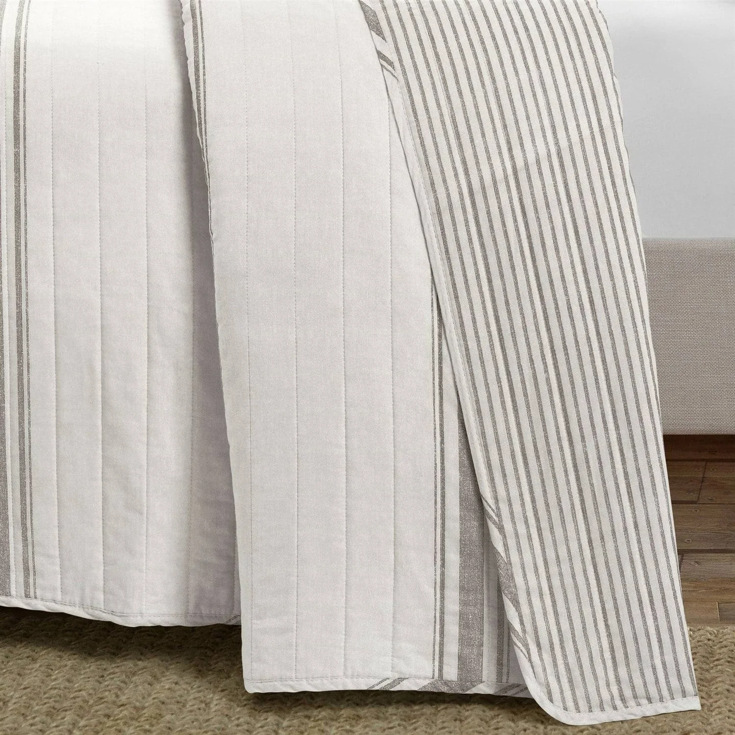 King Size Grey White 3 Piece Stripe Reversible Cotton Quilt Set - Image 3