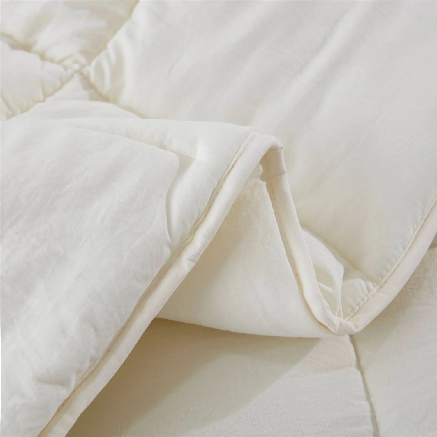 King Size Off White 3 Piece Microfiber Reversible Comforter Set - Image 3