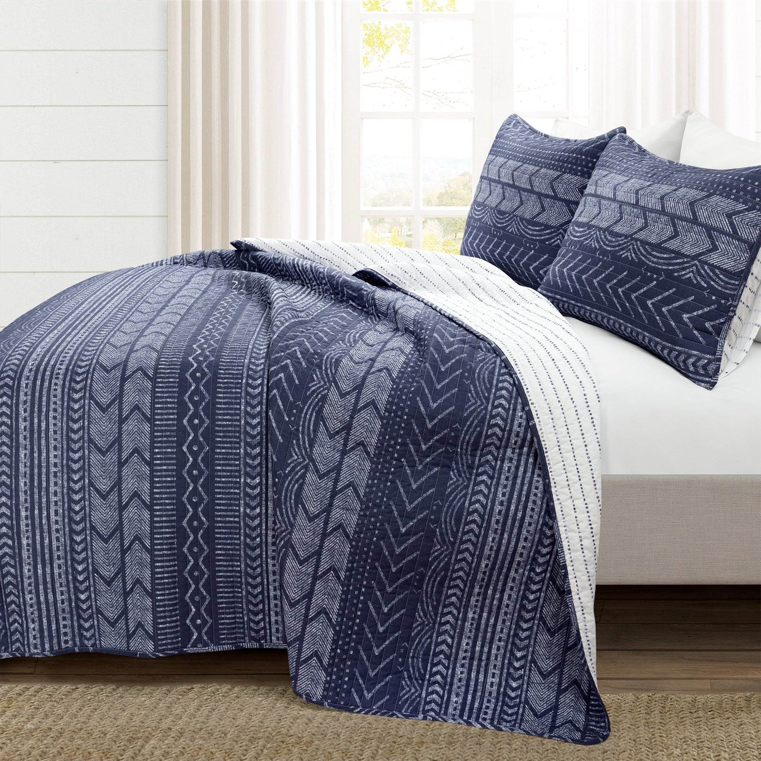 King size Scandinavian Chevron Navy Blue White Reversible Cotton Quilt Set - Image 2