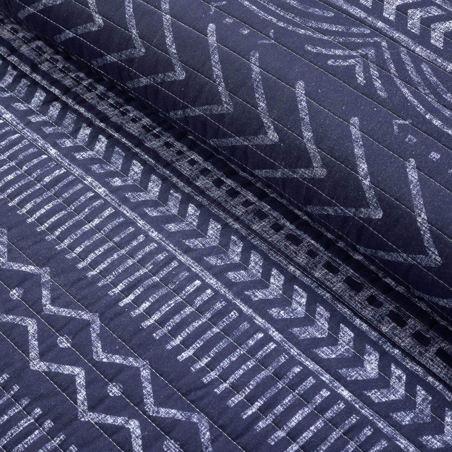 King size Scandinavian Chevron Navy Blue White Reversible Cotton Quilt Set - Image 3