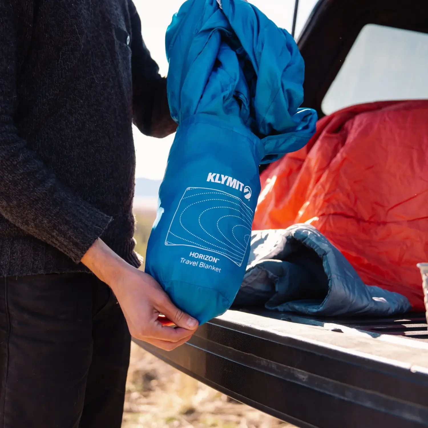 Kylmit Horizon Travel Blanket - Deep Water - Image 6