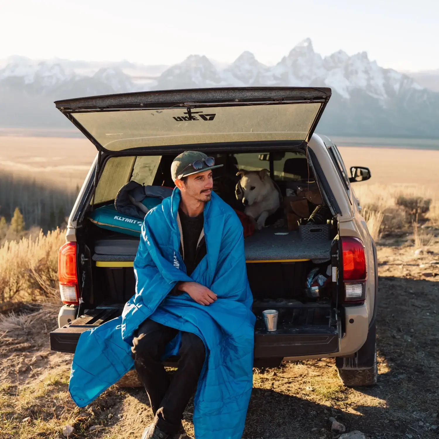 Kylmit Horizon Travel Blanket - Deep Water - Image 8