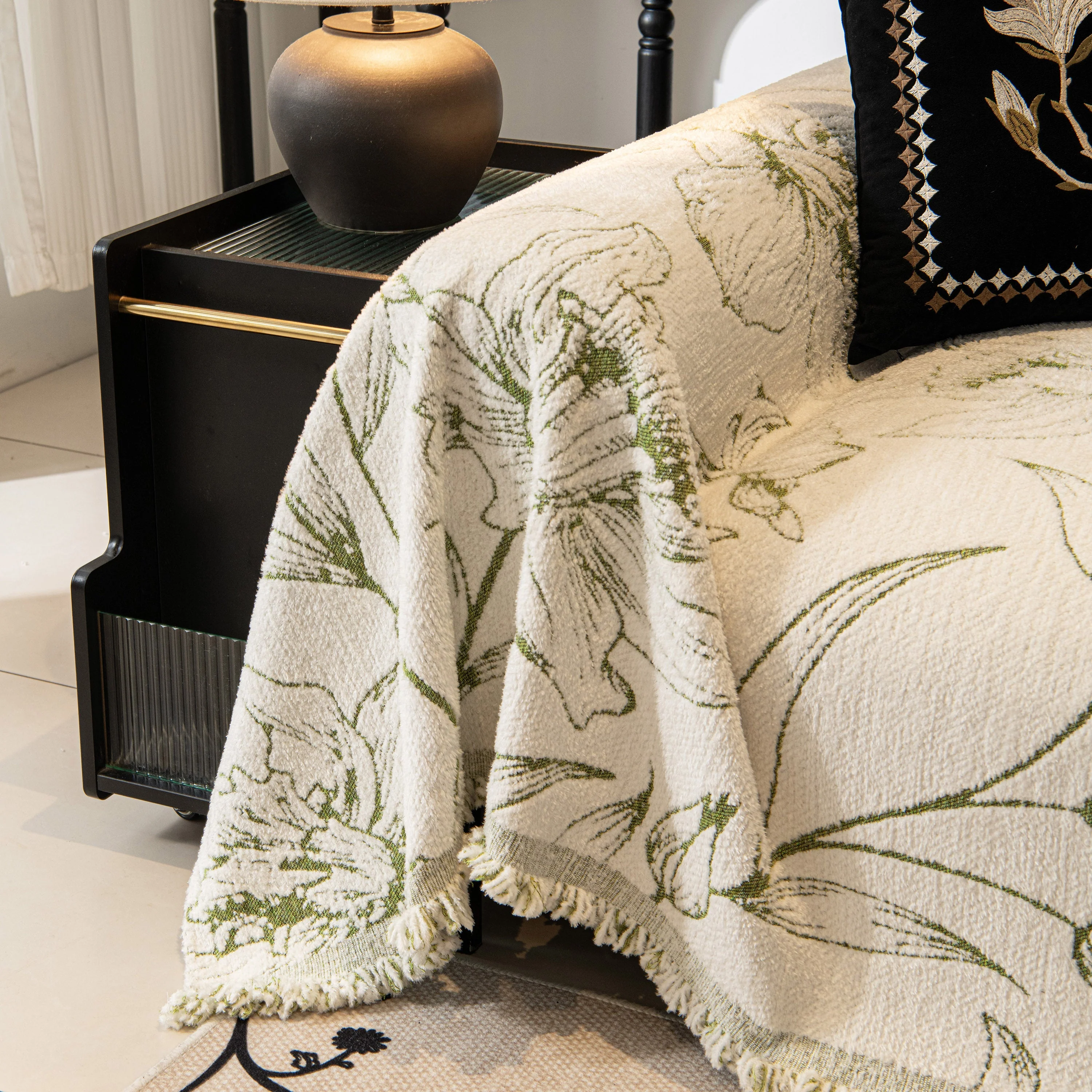Large Floral Sofa Cover Throw Blanket, Plush Jacquard Non-Shedding Couch Cover for Pets - Image 9