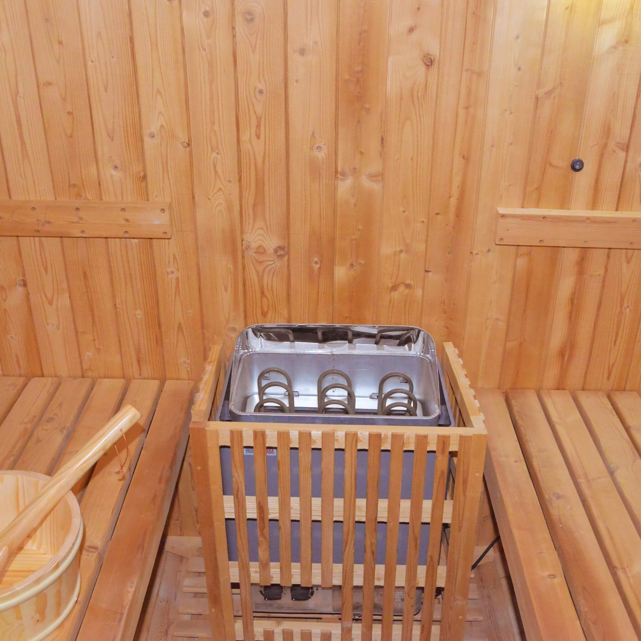 Thermora Ignite Large Premium American White Oak Outdoor Wooden Barrel Sauna With 4.5KW Sauna Heater (SAK45968) - Image 15