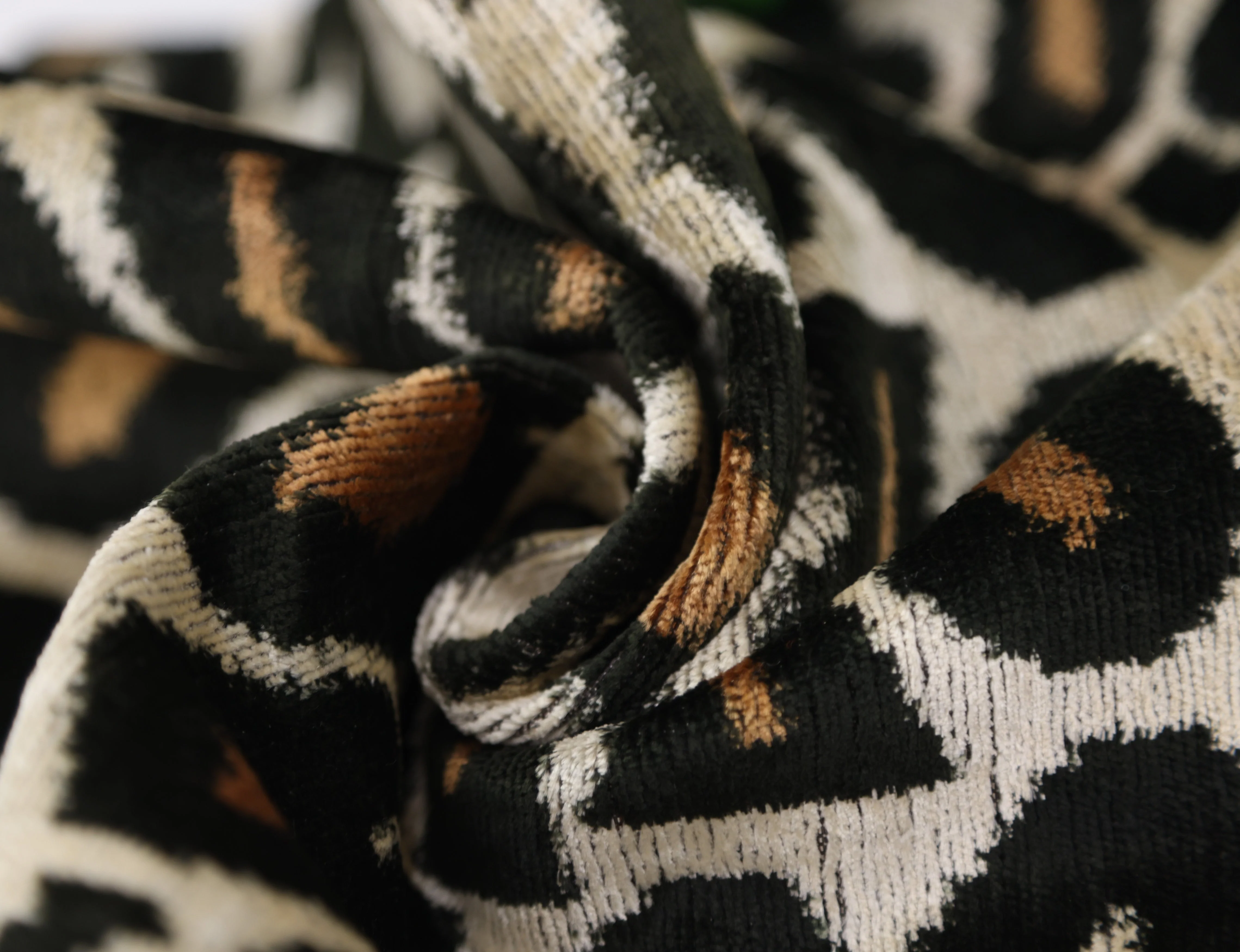 Leopard Pattern Velvet Pillow - 16x16 in - Image 11