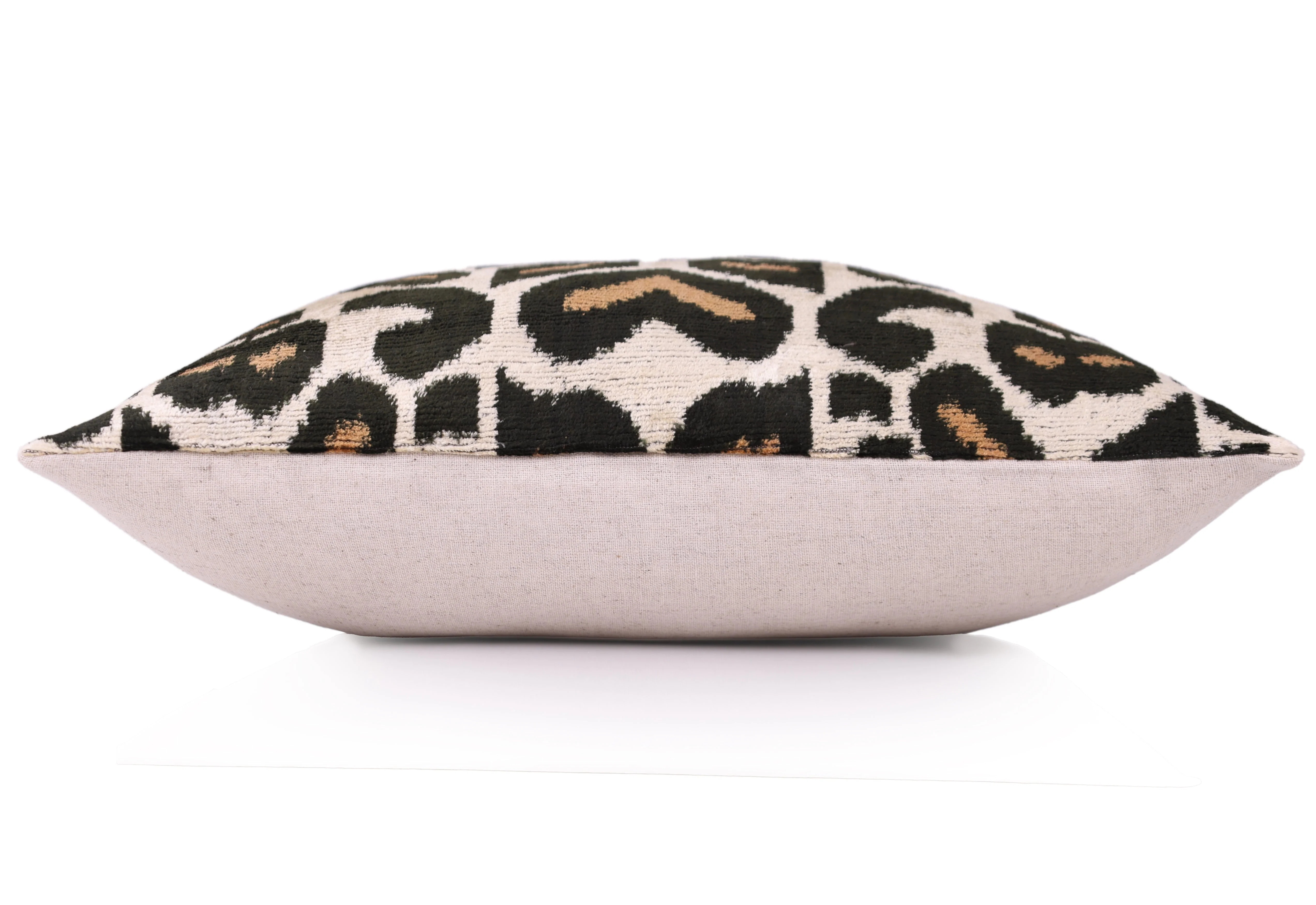 Leopard Pattern Velvet Pillow - 16x16 in - Image 3