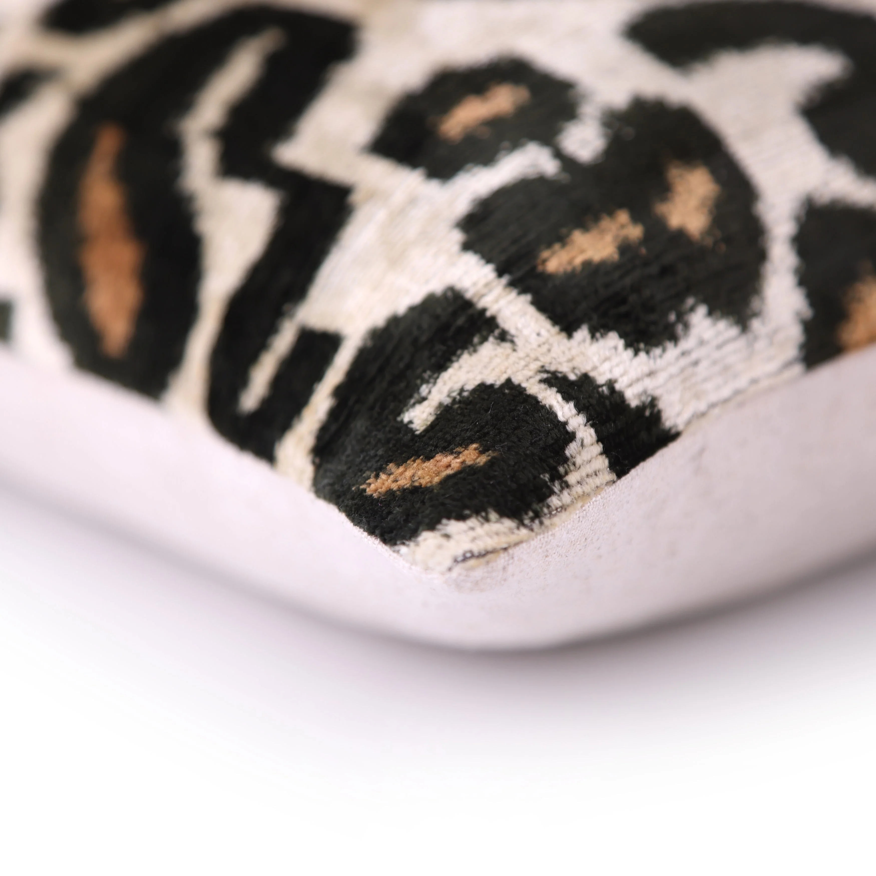 Leopard Pattern Velvet Pillow - 16x16 in - Image 8