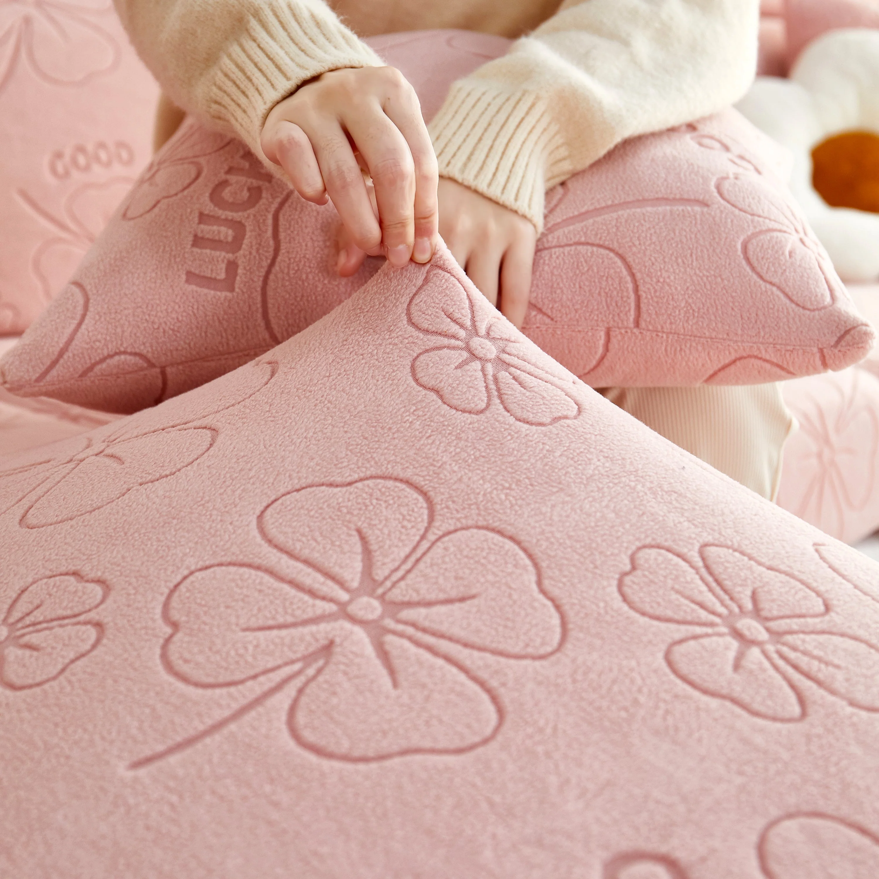 Lucky Clover Slipcover Non-Slip Stretch Jacquard Polar Fleece Sofa Cover for Pets, Cushions, Couches - Image 2