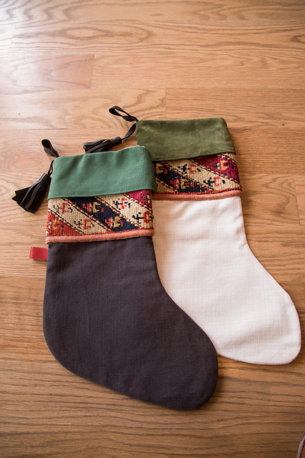 Luxe Heirloom Rug Fragment Stocking Charcoal - Image 3