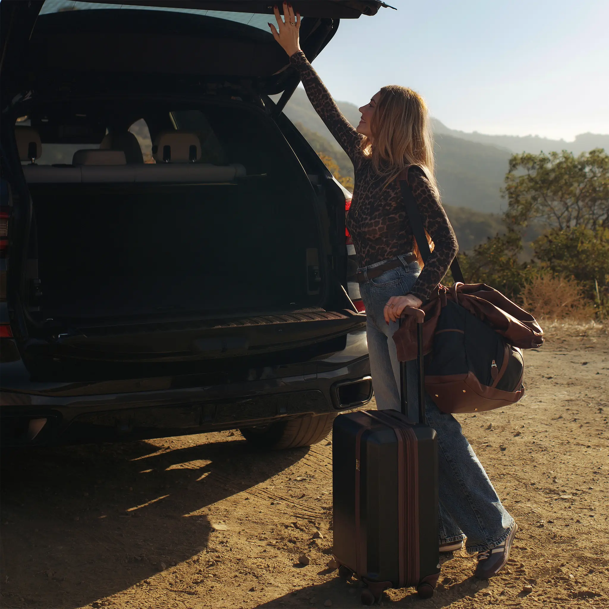 Luxe Journey 30L Weekender Duffel Bag - Image 14