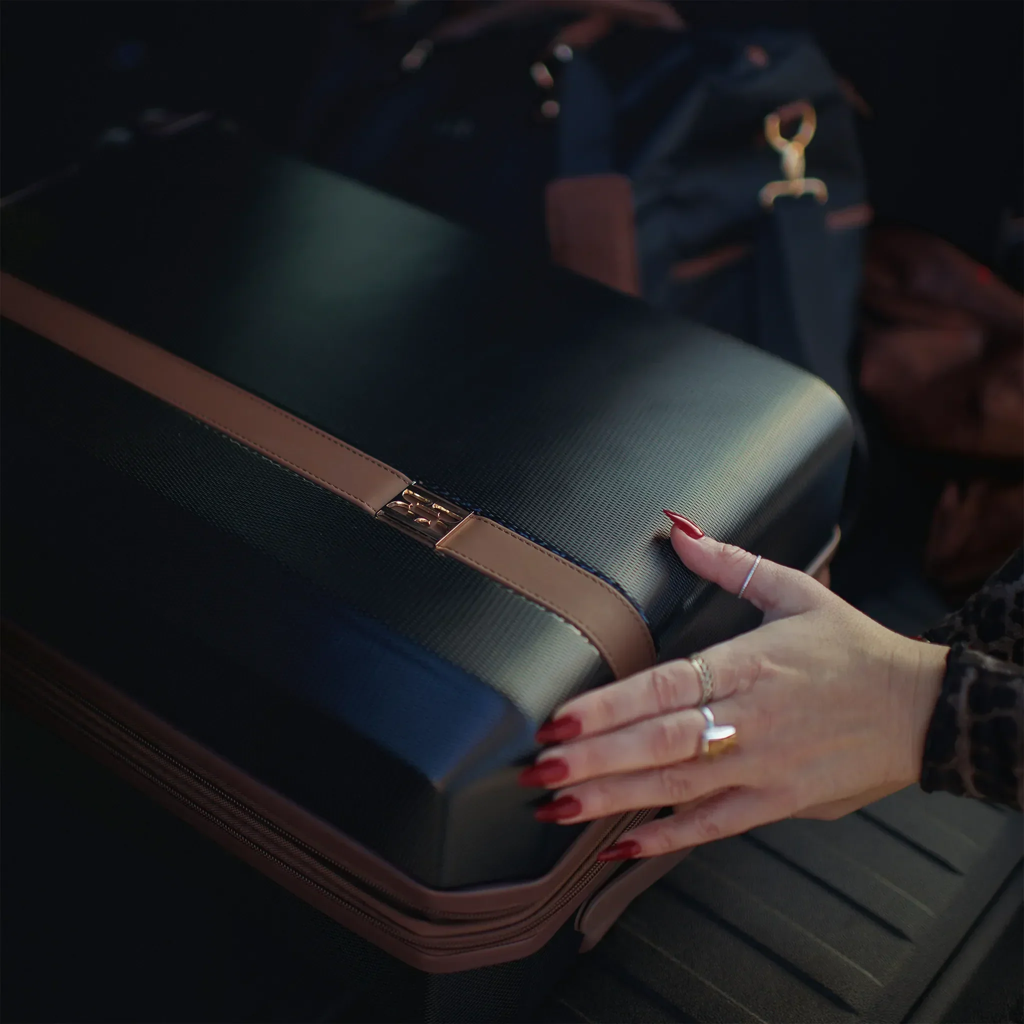 Luxe Journey 5 Piece Luggage Set - Image 20