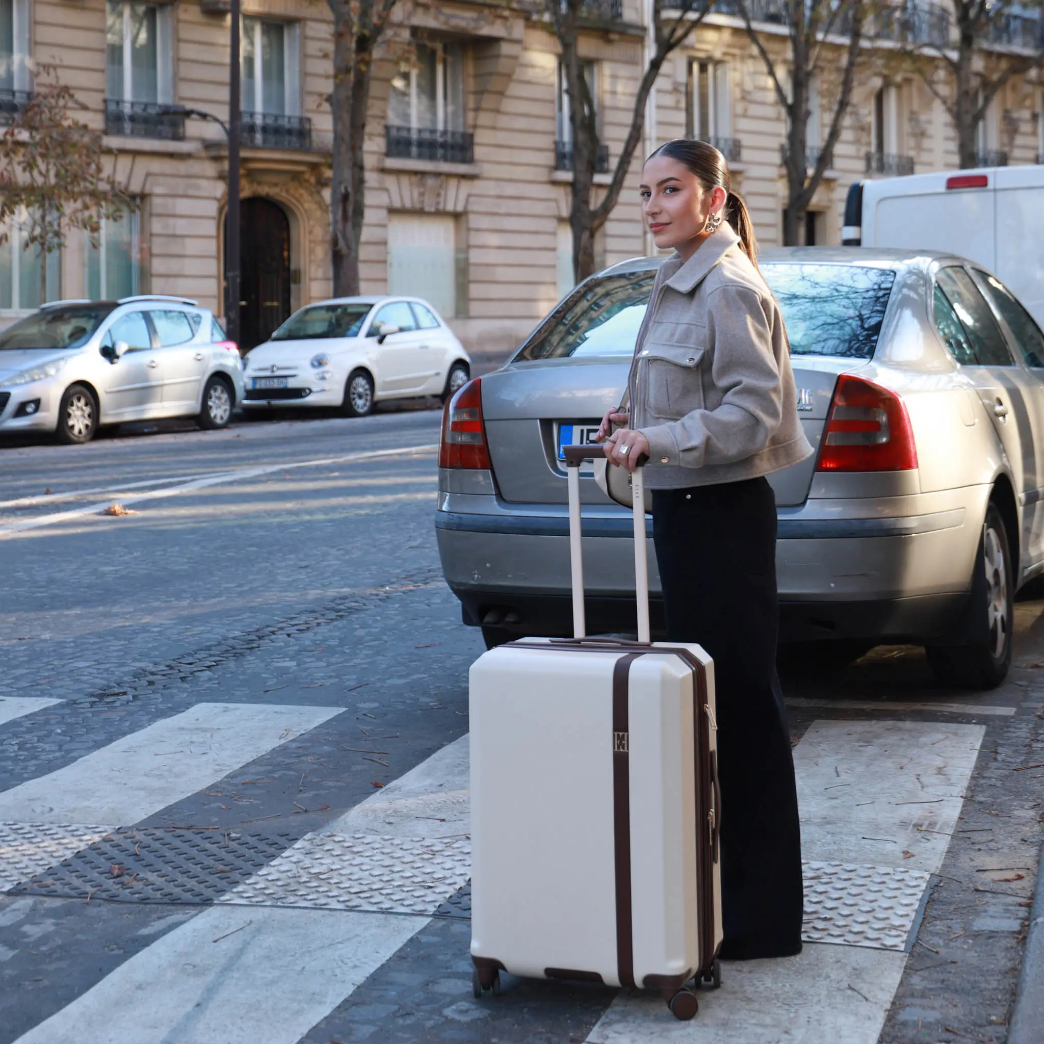 Luxe Journey Retro Luggage Set - Image 10