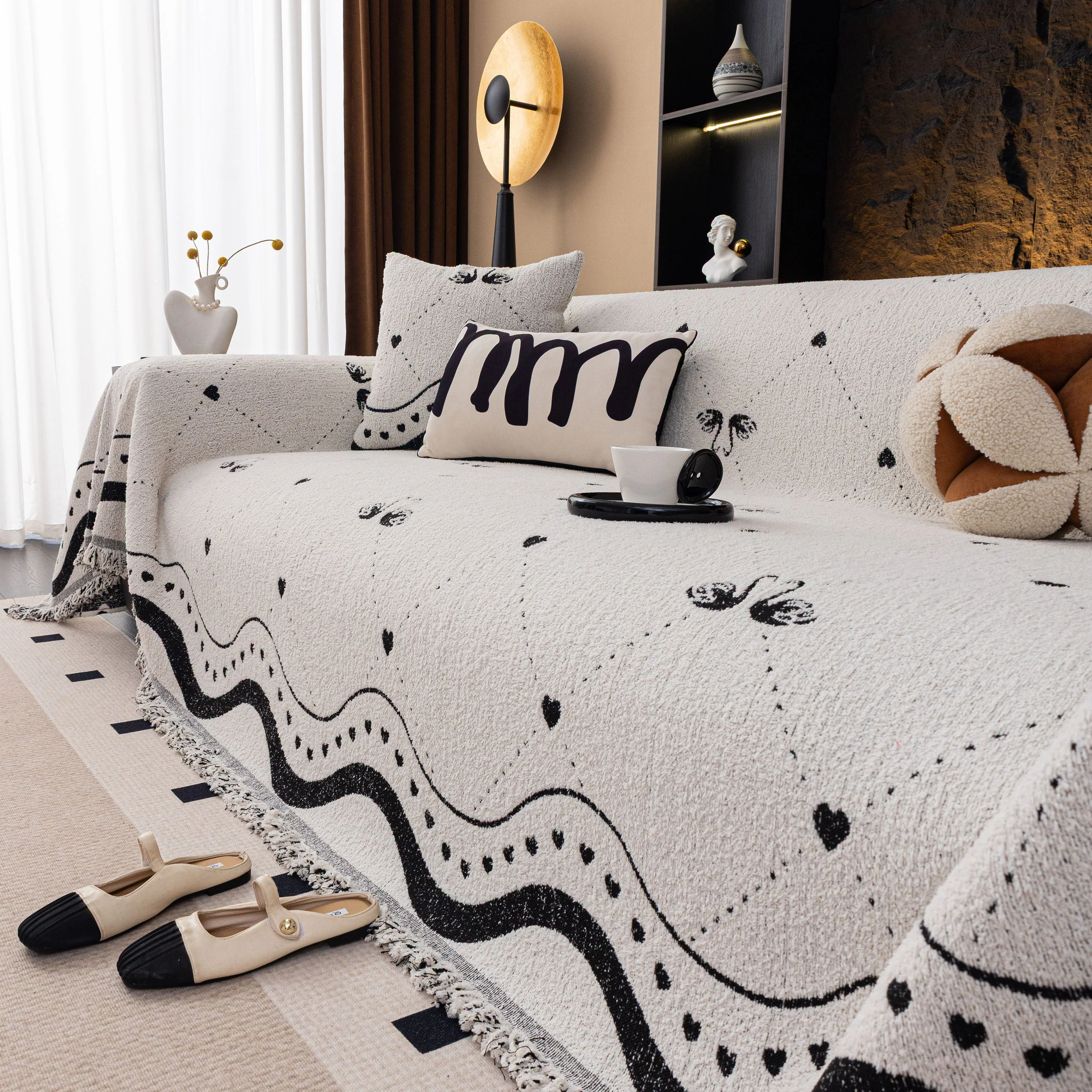 Luxurious Jacquard Couch Cover, Snag-Resistant Pet Friendly Couch Throw with Fringe - Image 12