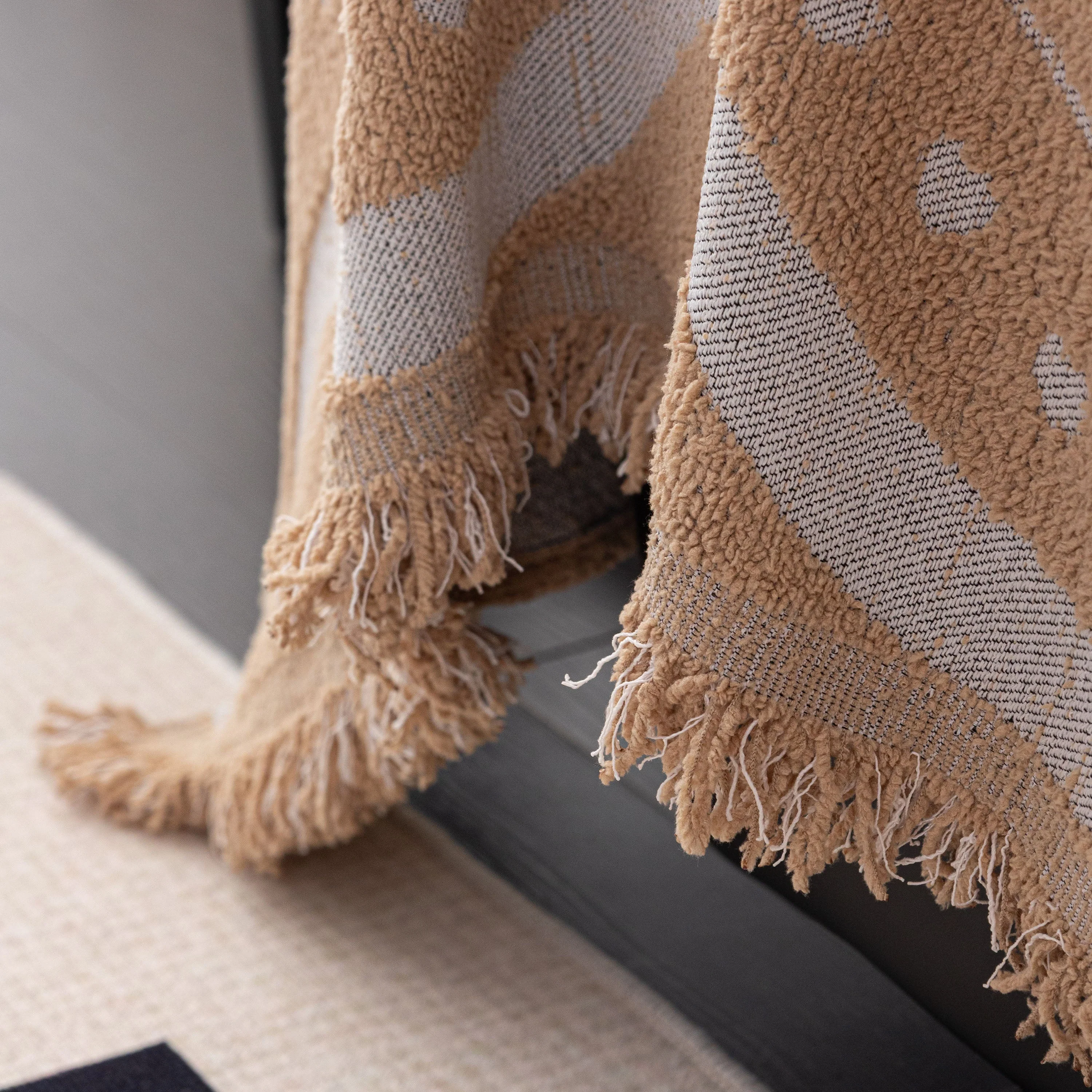 Luxurious Jacquard Couch Cover, Snag-Resistant Pet Friendly Couch Throw with Fringe - Image 43