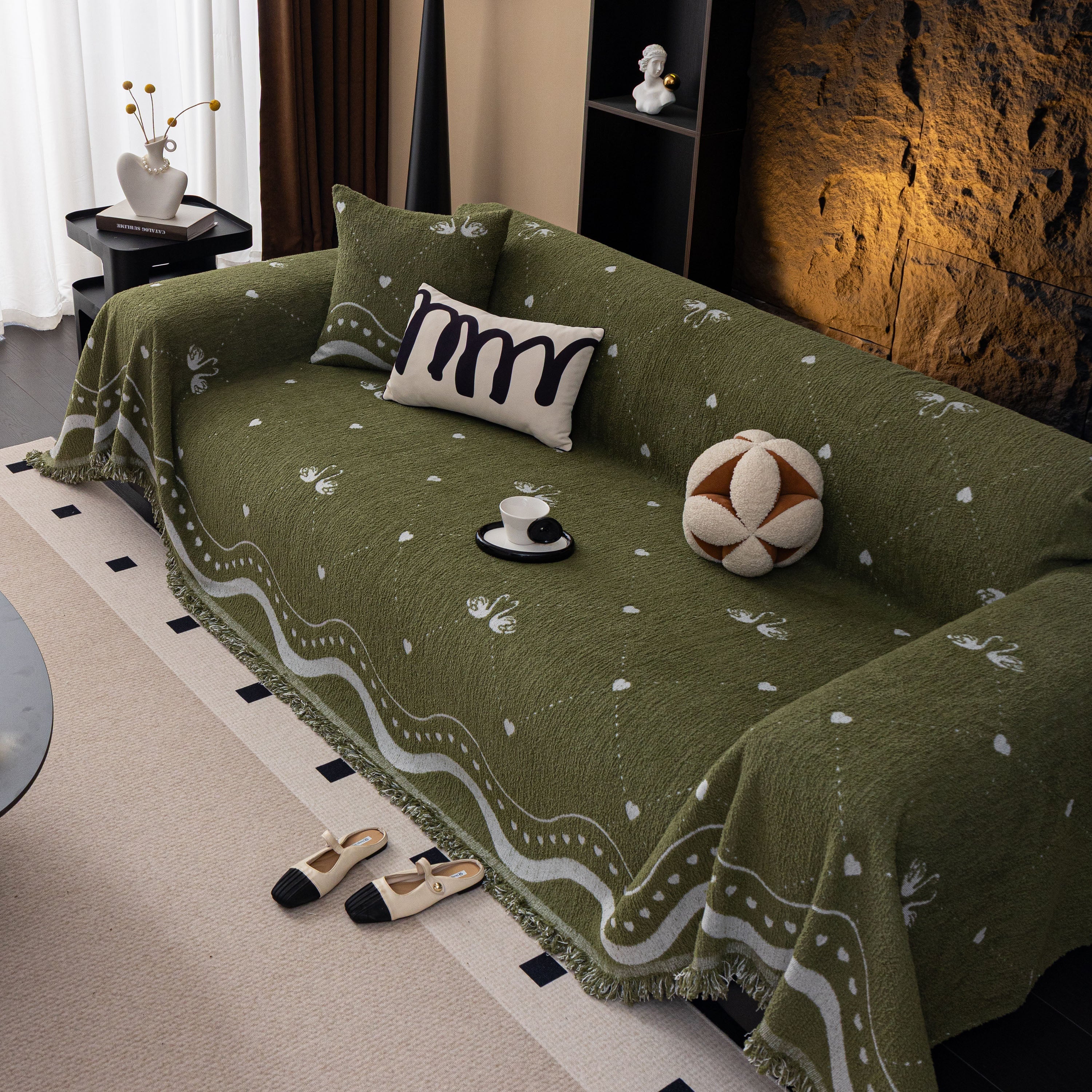 Luxurious Jacquard Couch Cover, Snag-Resistant Pet Friendly Couch Throw with Fringe - Image 59