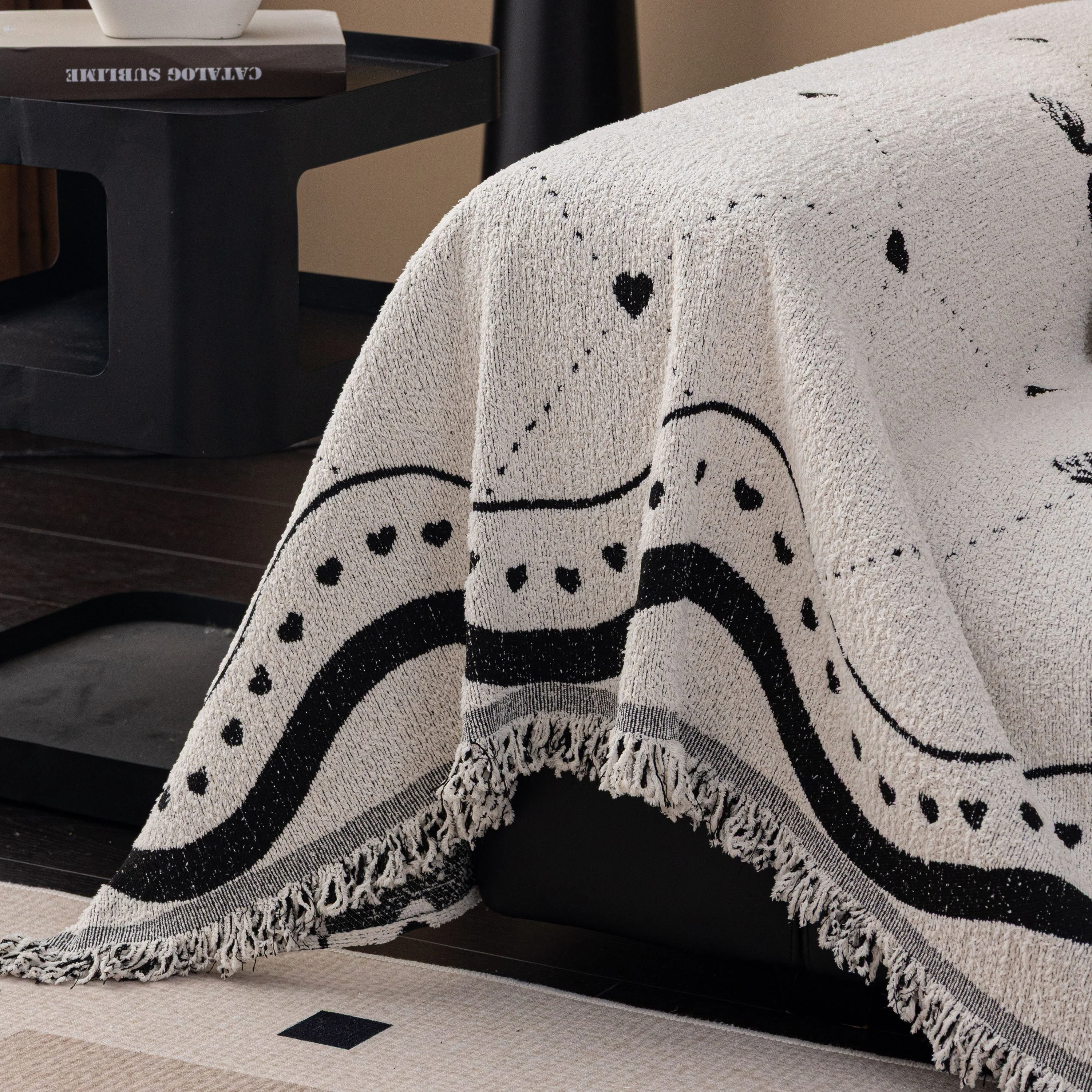 Luxurious Jacquard Couch Cover, Snag-Resistant Pet Friendly Couch Throw with Fringe - Image 6