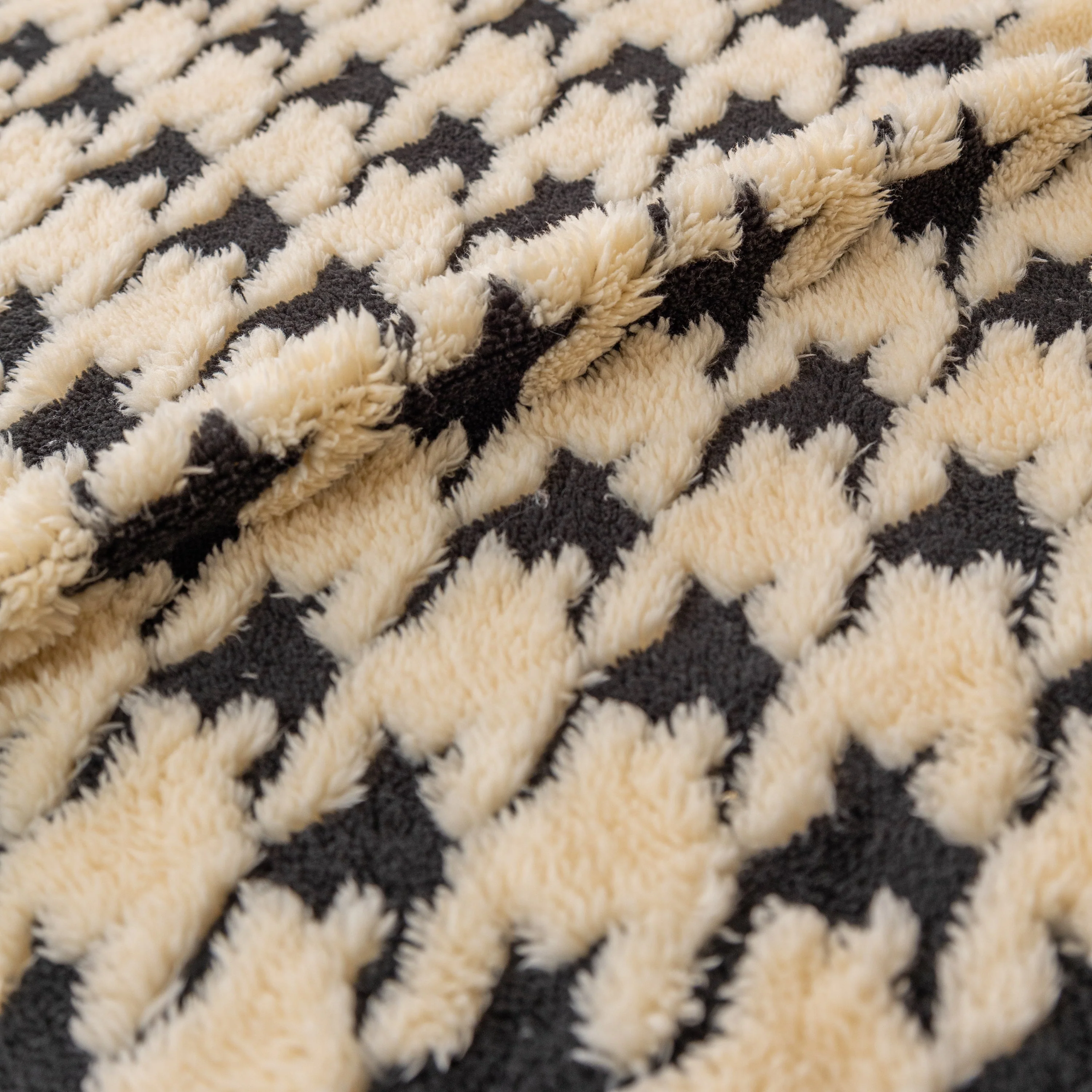 Luxury Plush Universal Couch Cover Blanket, Washable Couch Protector Houndstooth Sofa Covers - Image 4