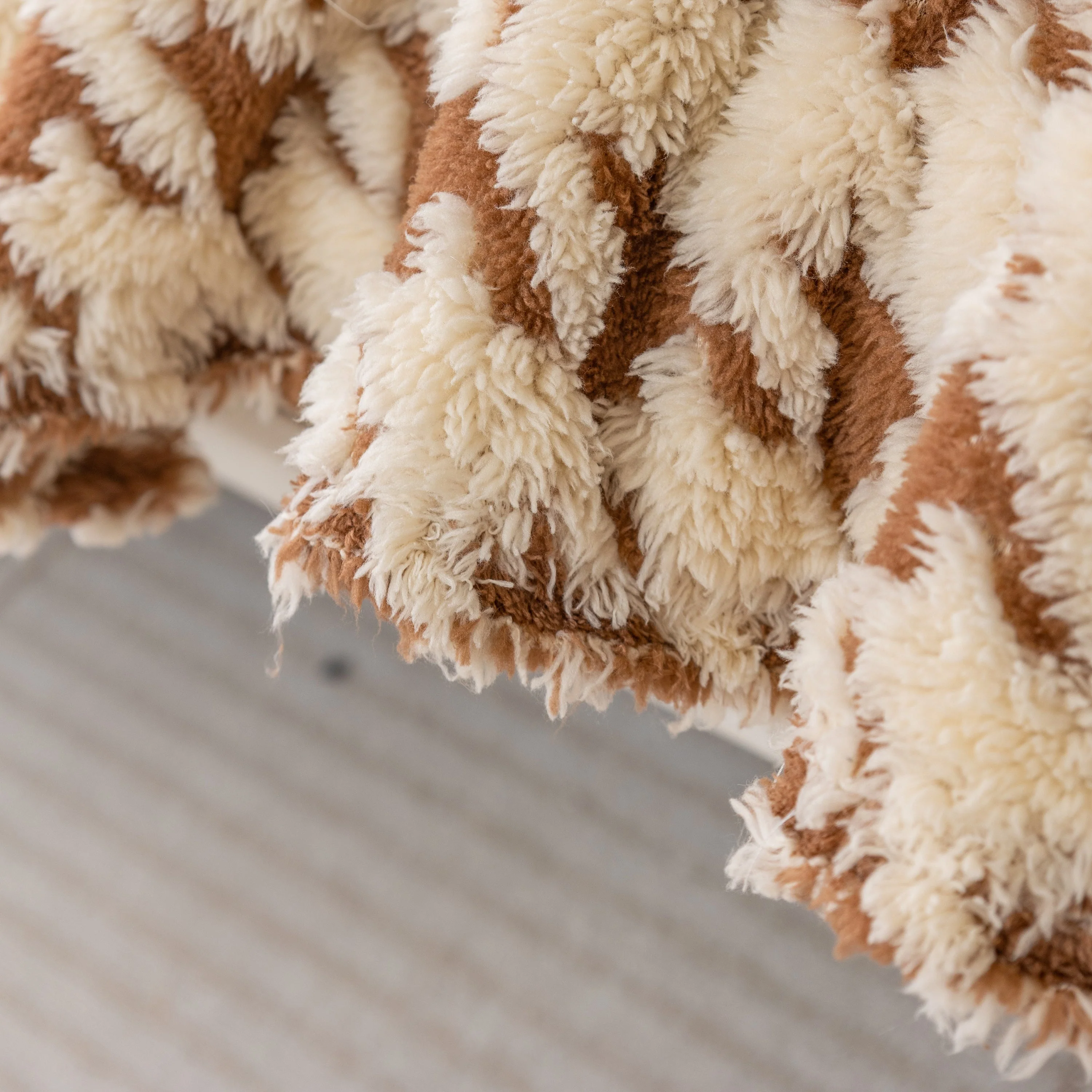 Luxury Plush Universal Couch Cover Blanket, Washable Couch Protector Houndstooth Sofa Covers - Image 92
