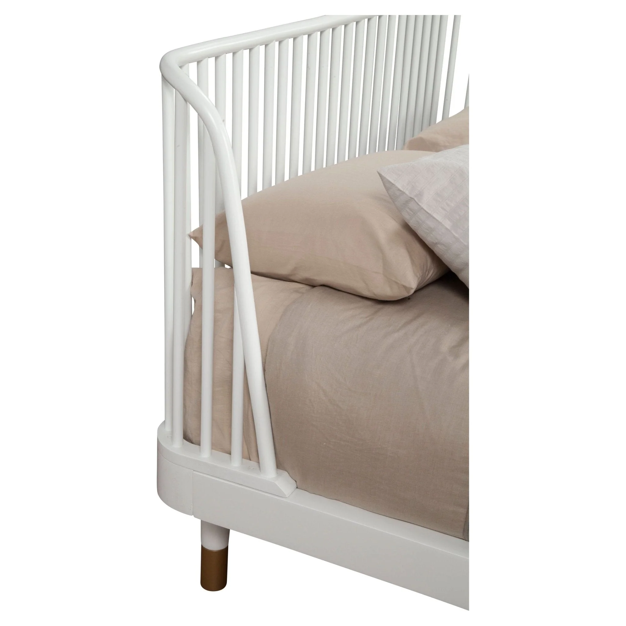 Madelyn Slat Back Platform Bed - Image 5