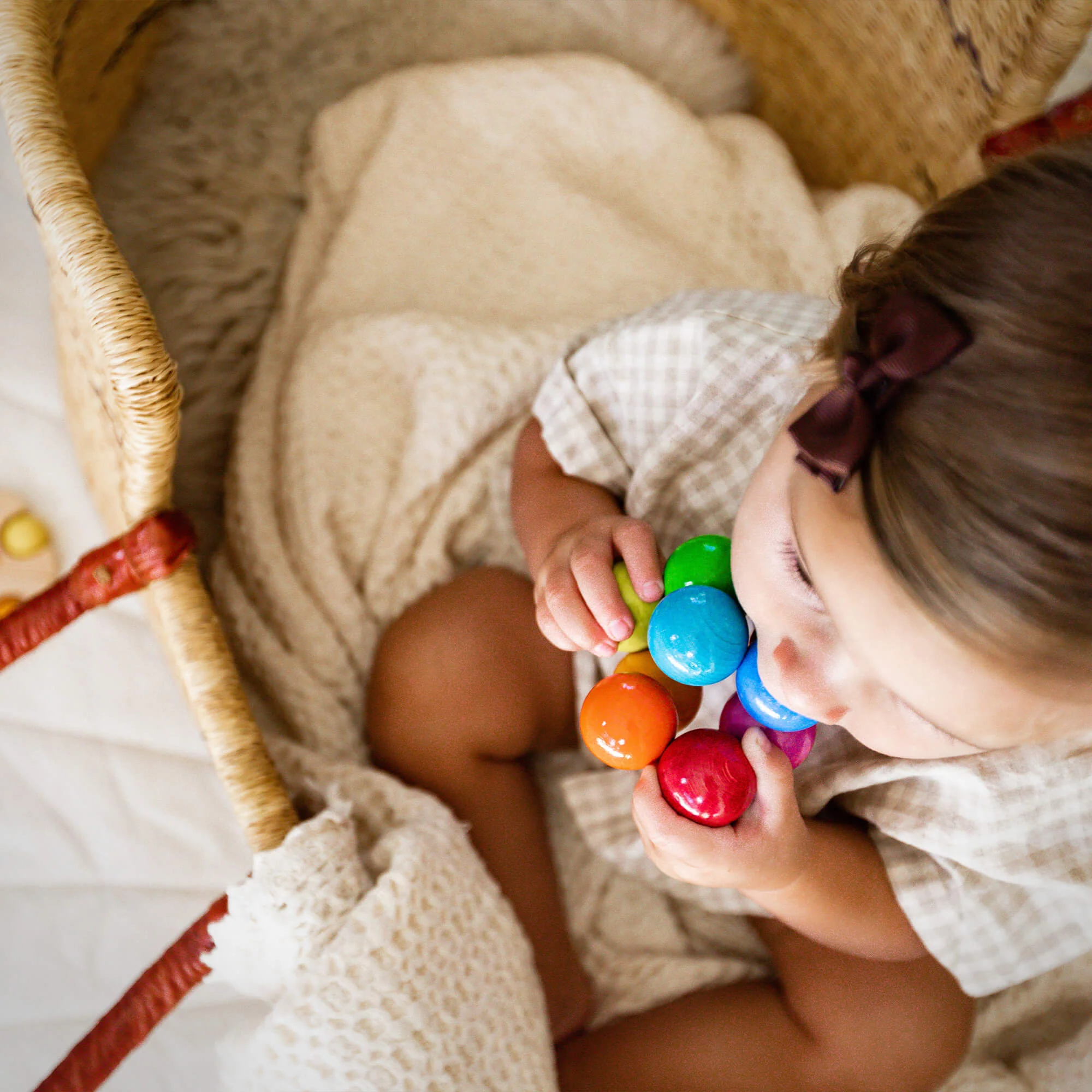Magica Wooden Clutching Toy - Image 4