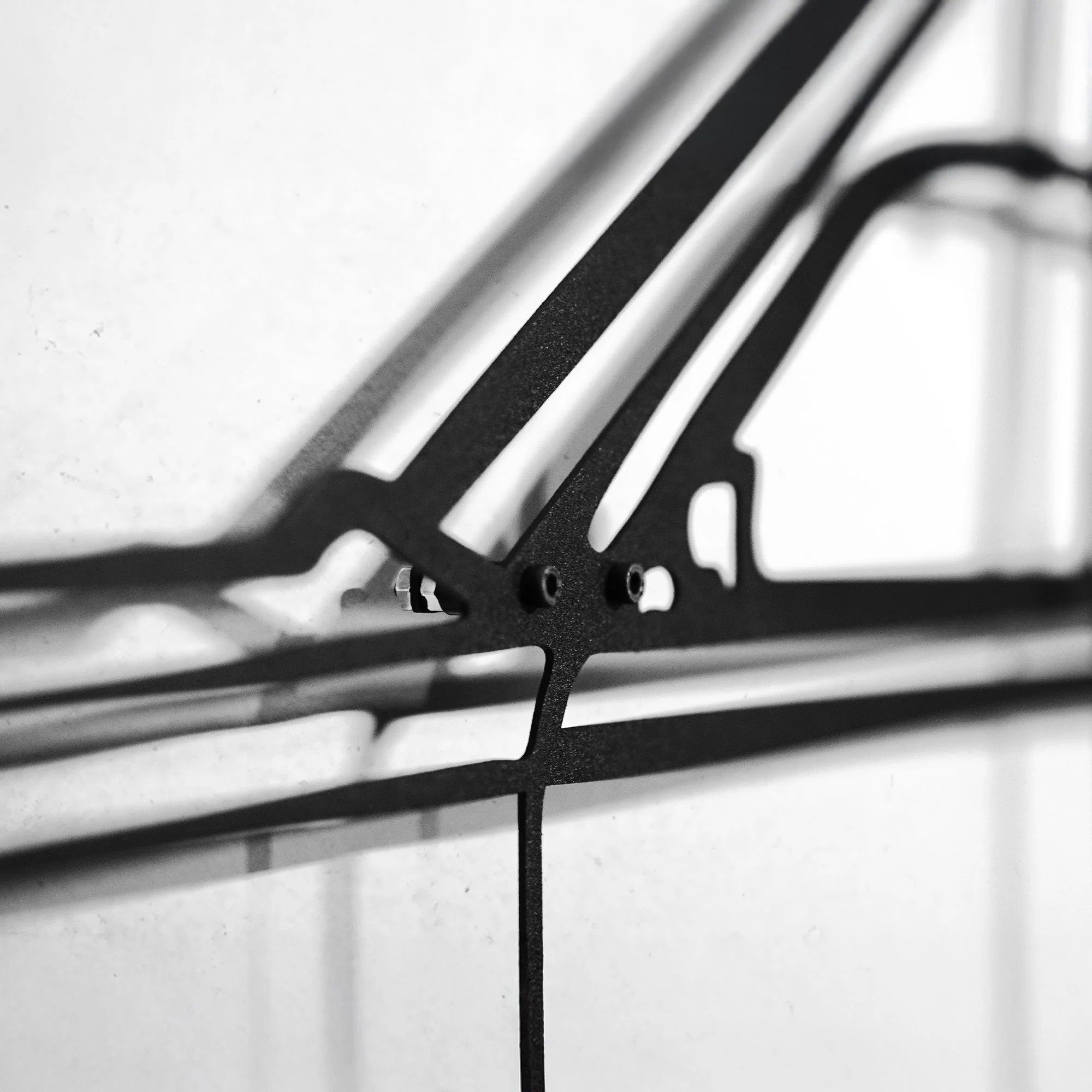 Mercedes W124 Wall Art – Classic Steel Silhouette with Spinning Wheels-KAFMEKA035 - Image 7