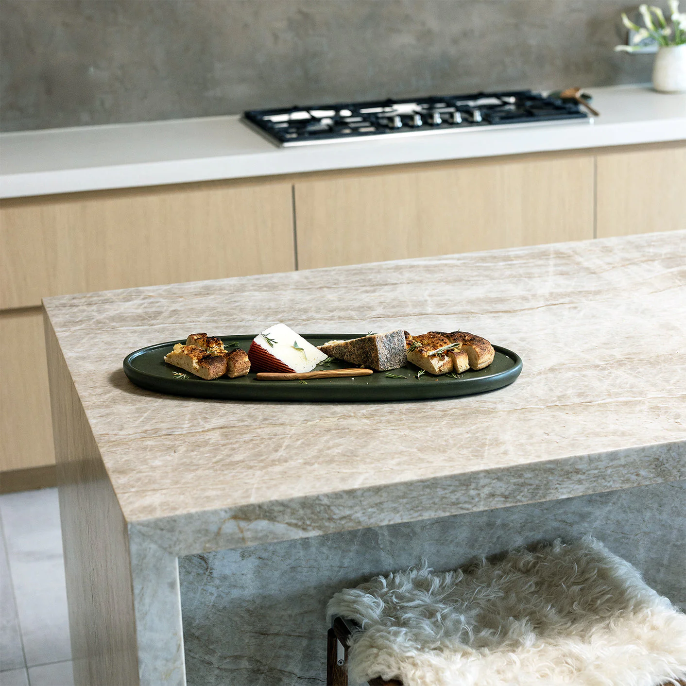 Mesa Oval Platter - Image 3
