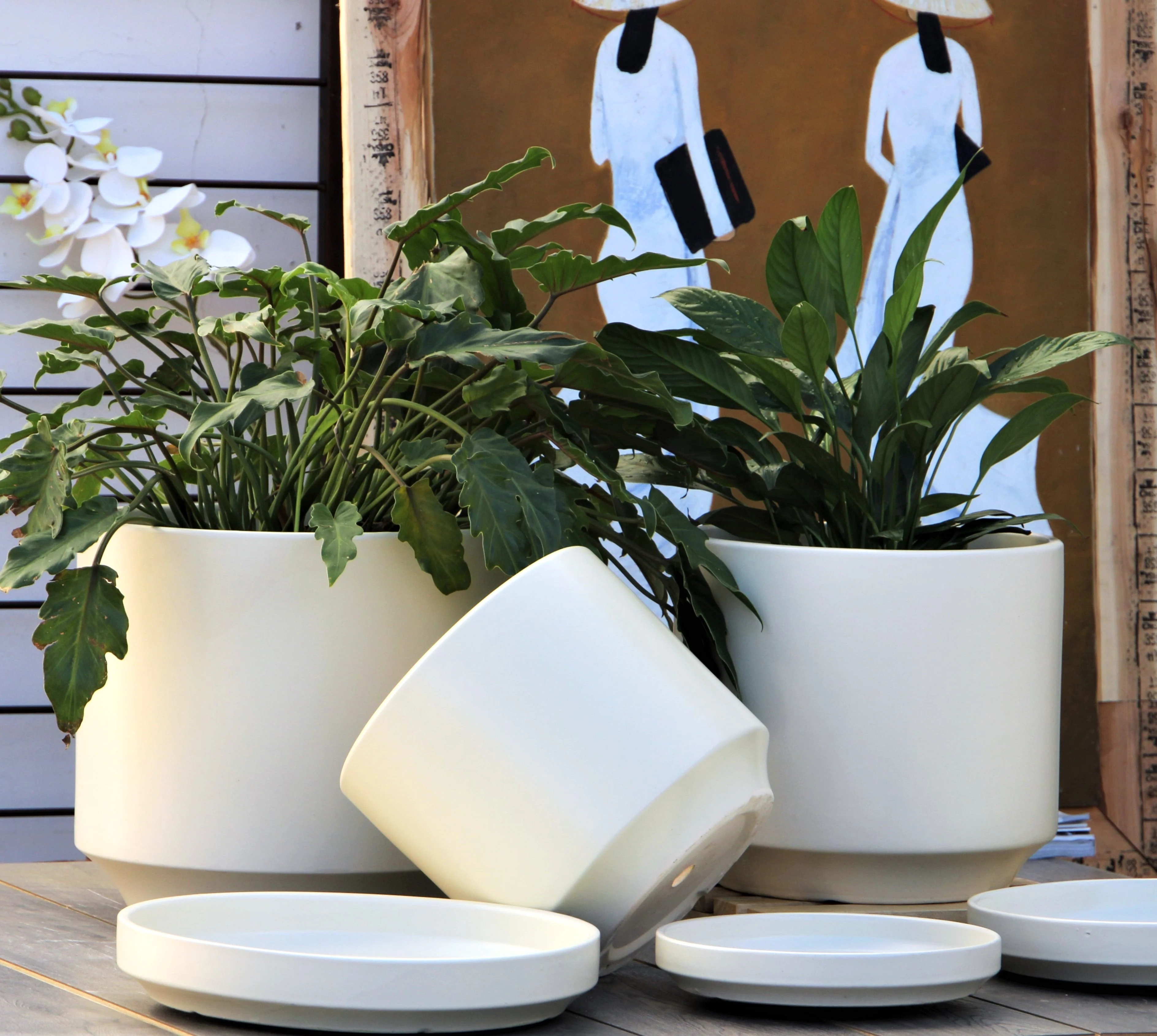 Mid Modern Planter With Detached Saucer "10.0" D x 9.0" H" By Plantatorem - Image 2