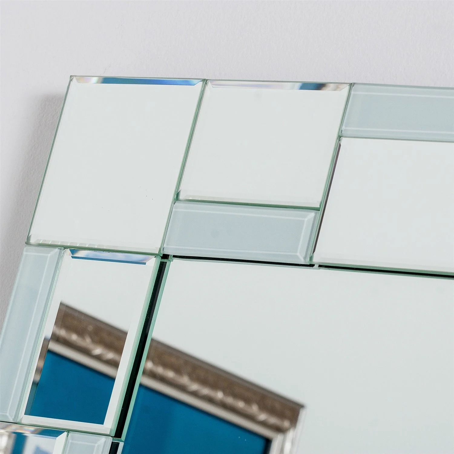 Modern 31.5 x 23.6 inch Rectangle Bathroom Mirror with Unique Border - Image 2