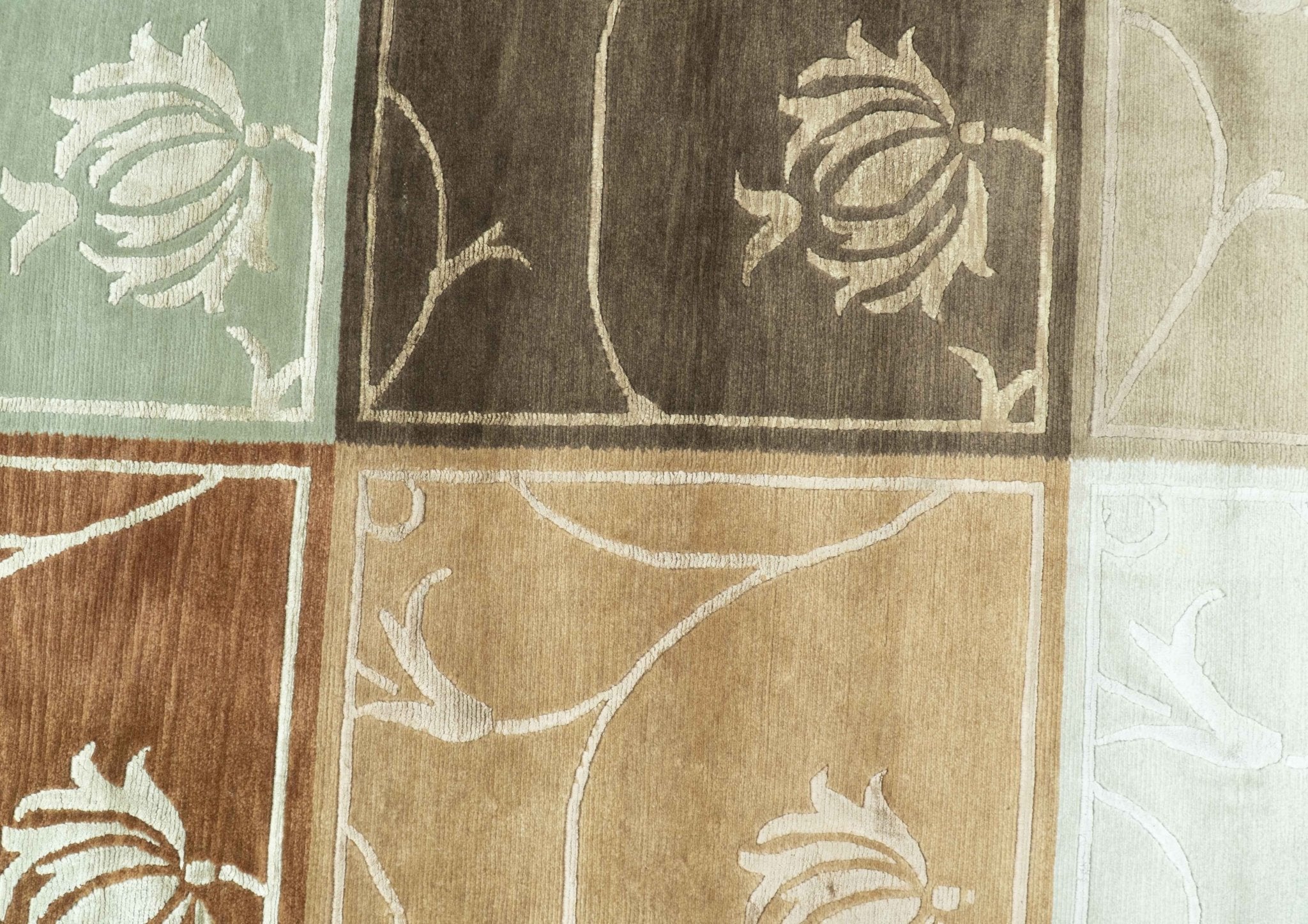 Modern Floral Style Multicolor 4x6 Hand Knotted Wool Area Rug - Image 6