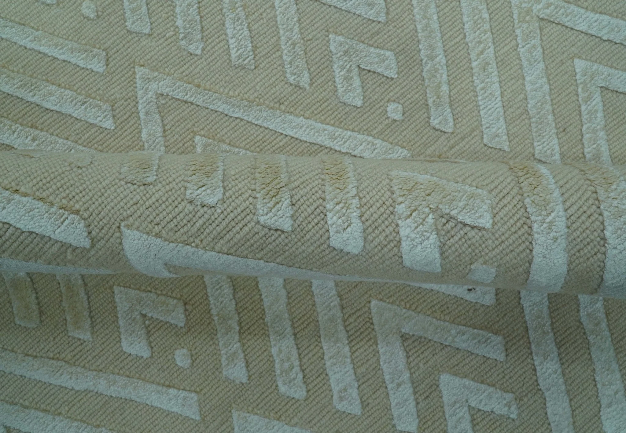 Modern Geometric Pattern Ivory And Beige Hand Knotted 9x12 Area Rug - Image 7