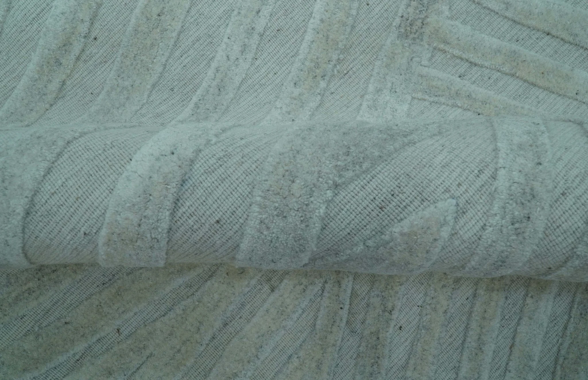 Modern Geometrical Pattern Ivory and Silver Hand Knotted 10x13 Wool Rug - Image 7