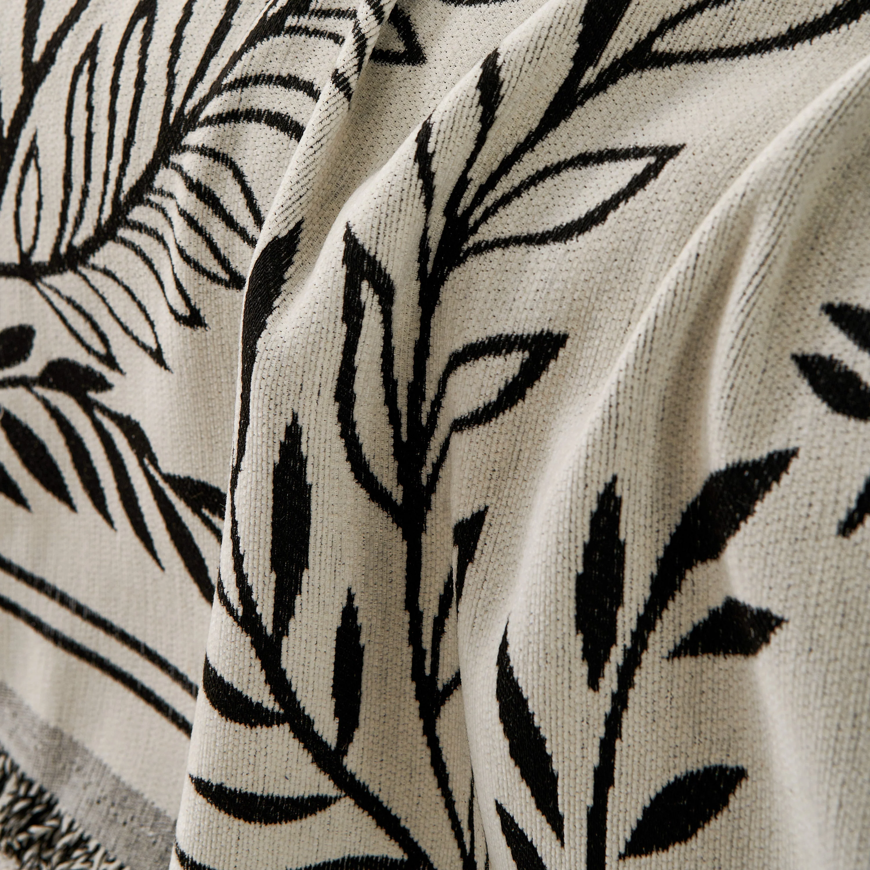 Modern Minimalist Chenille Willow Leaf Pattern Couch Cover Blanket, Luxurious Blankets for The Sofa - Image 5