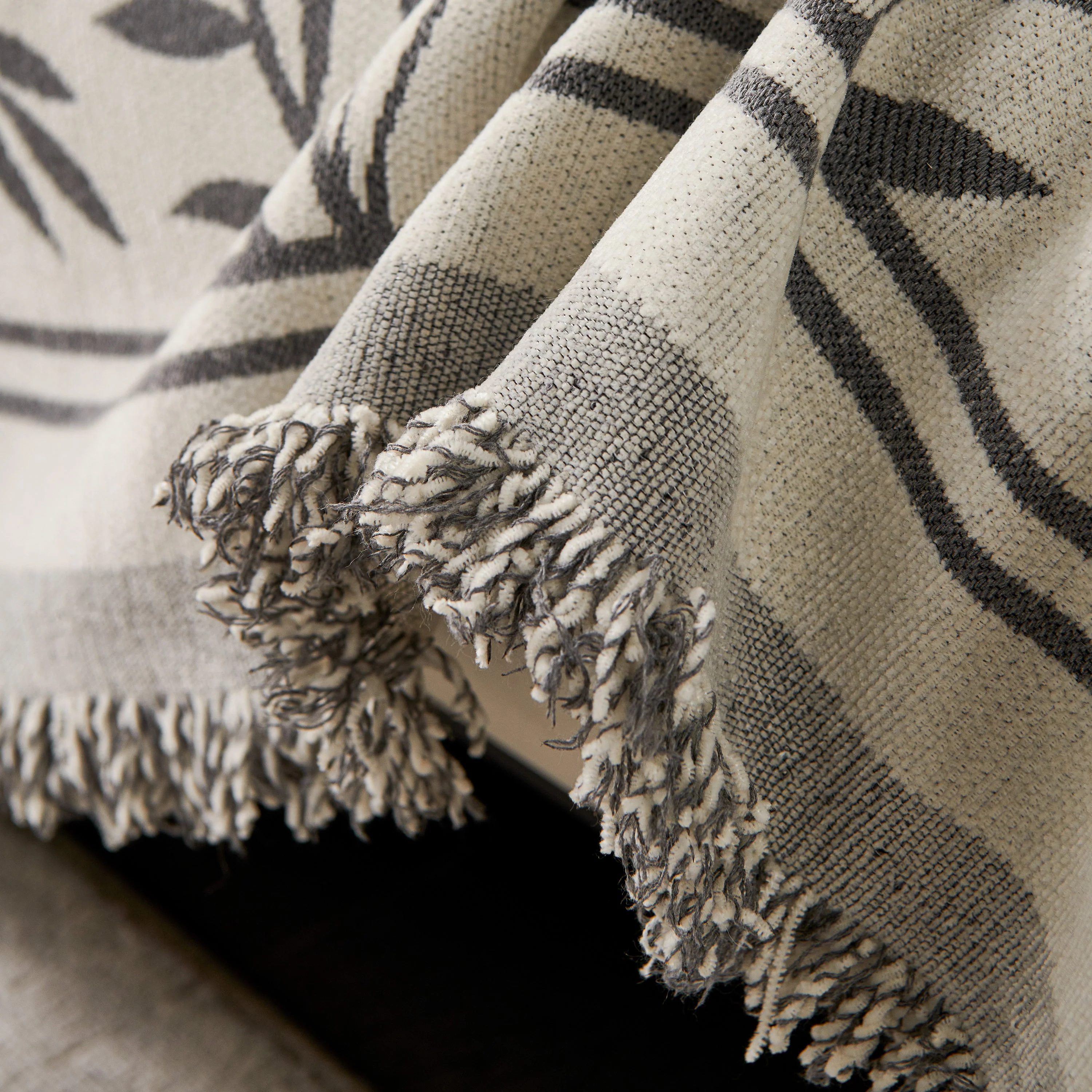 Modern Minimalist Chenille Willow Leaf Pattern Couch Cover Blanket, Luxurious Blankets for The Sofa - Image 89