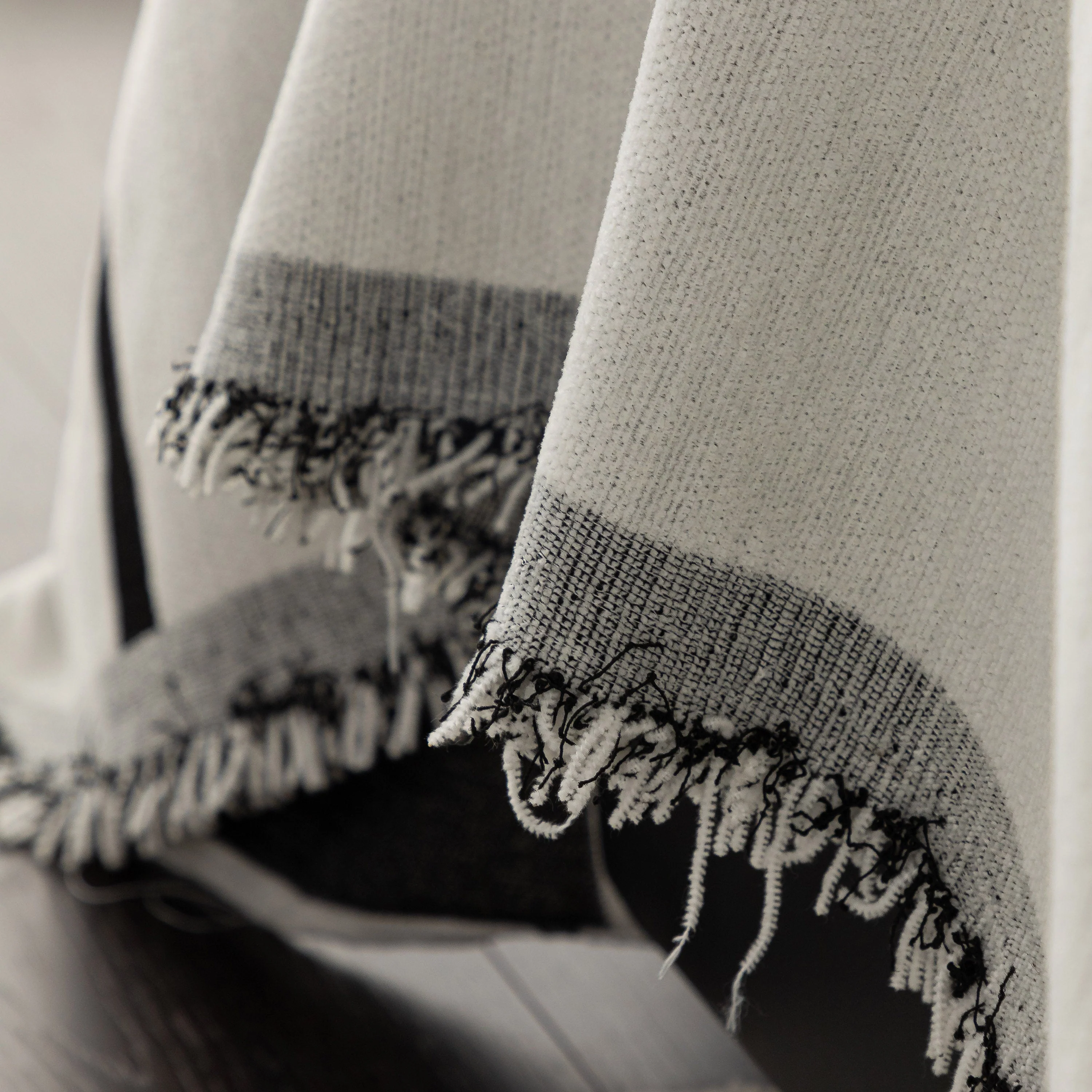 Modern Plaid Heavy Duty Sofa Throw Blanket, Boho Farmhouse Couch Cover with Tassel - Image 9