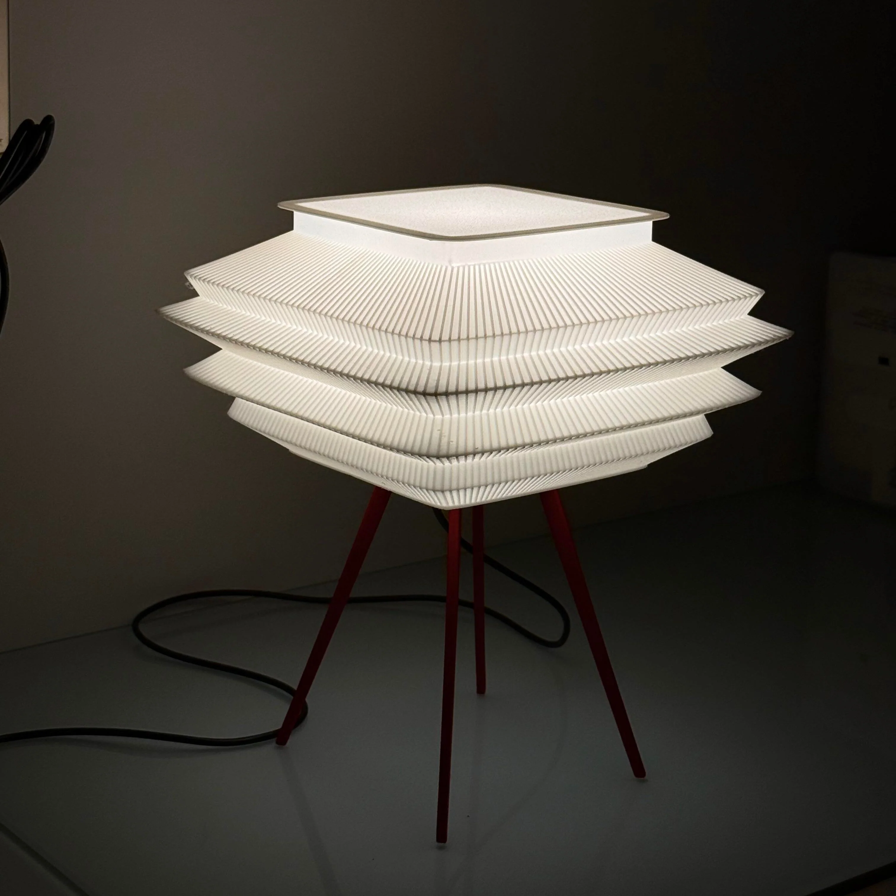 Modern Pleated Table Lamp – 3D Printed LED Desk Light with Red Tripod Base - Image 2