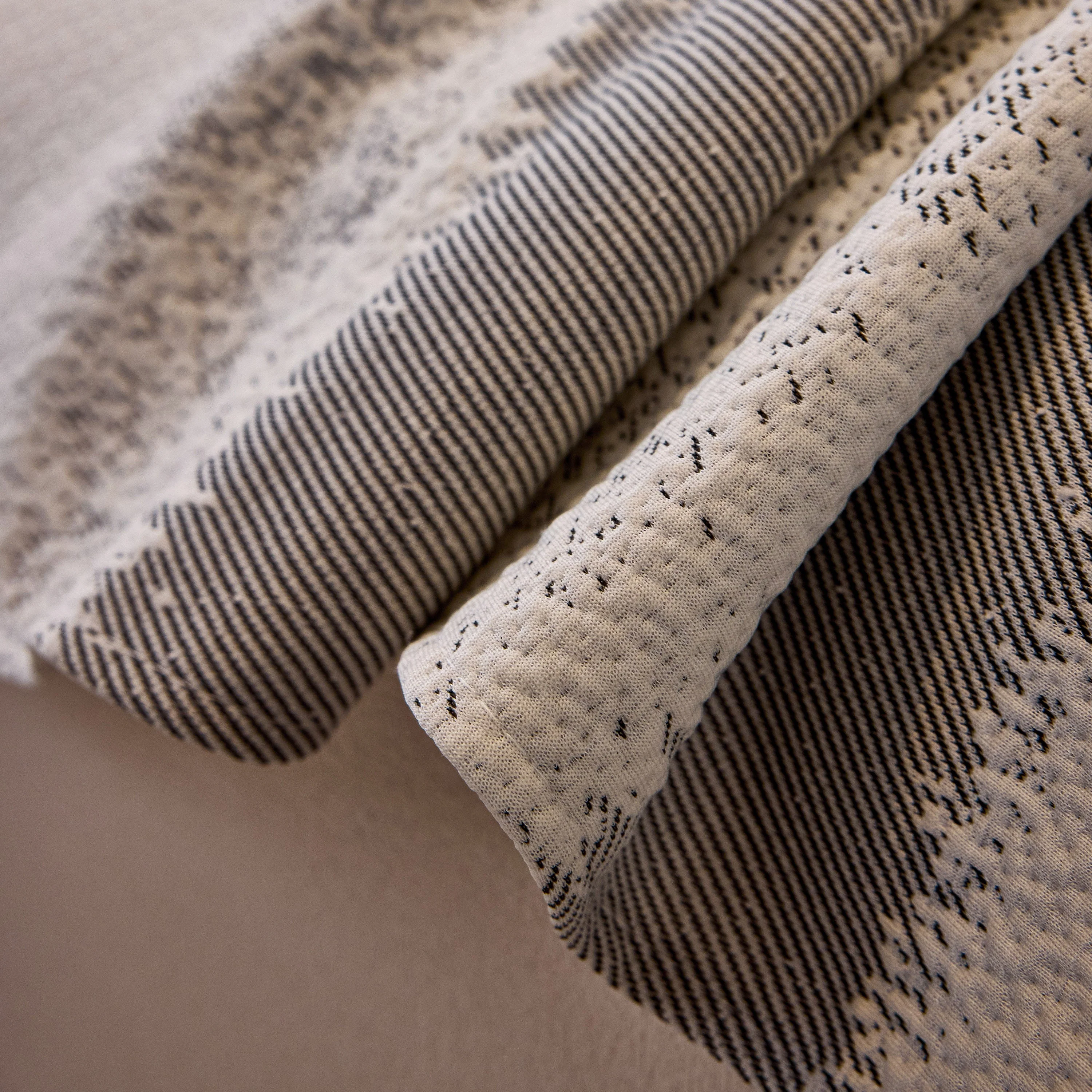 Modern Striped Sofa Throw Blanket, Lightweight Couch Cover for Summer Seating - Image 63