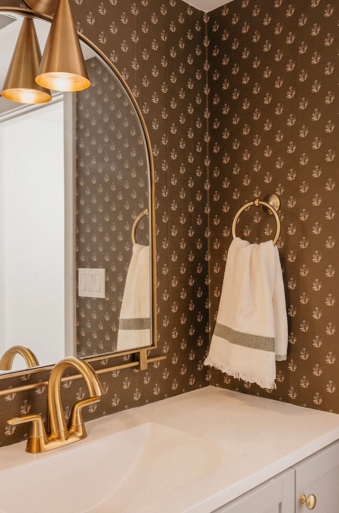 Mulberry Court Wallpaper by Safari Natalia x Taddy Mikelaites - Image 15