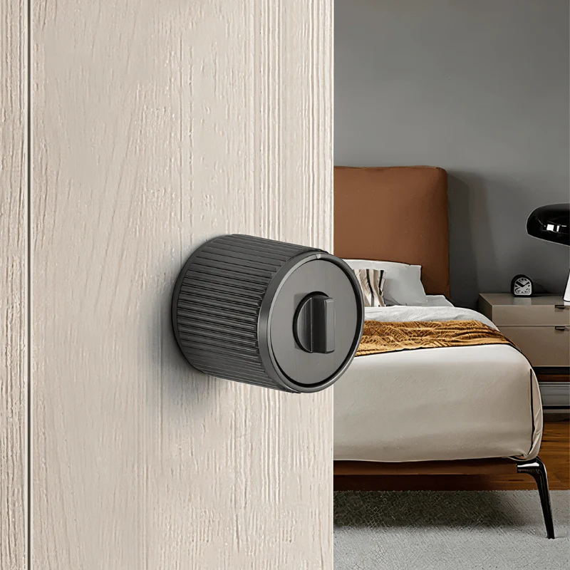 Mylo Handle and Lock - Image 4