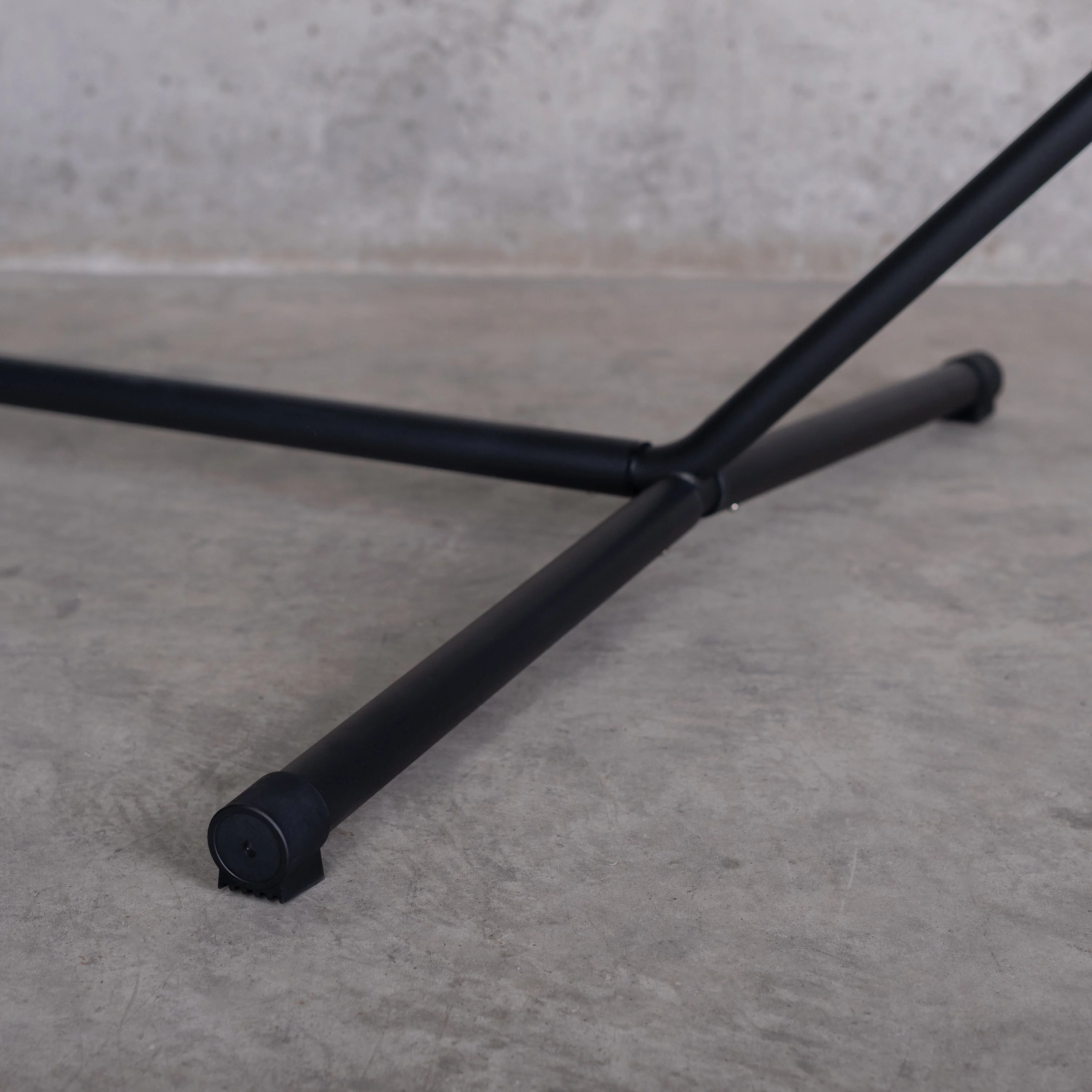 Nautico Anthracite Outdoor Marine - Weather-Resistant Kingsize Hammock with Powder Coated Steel Stand - Image 3