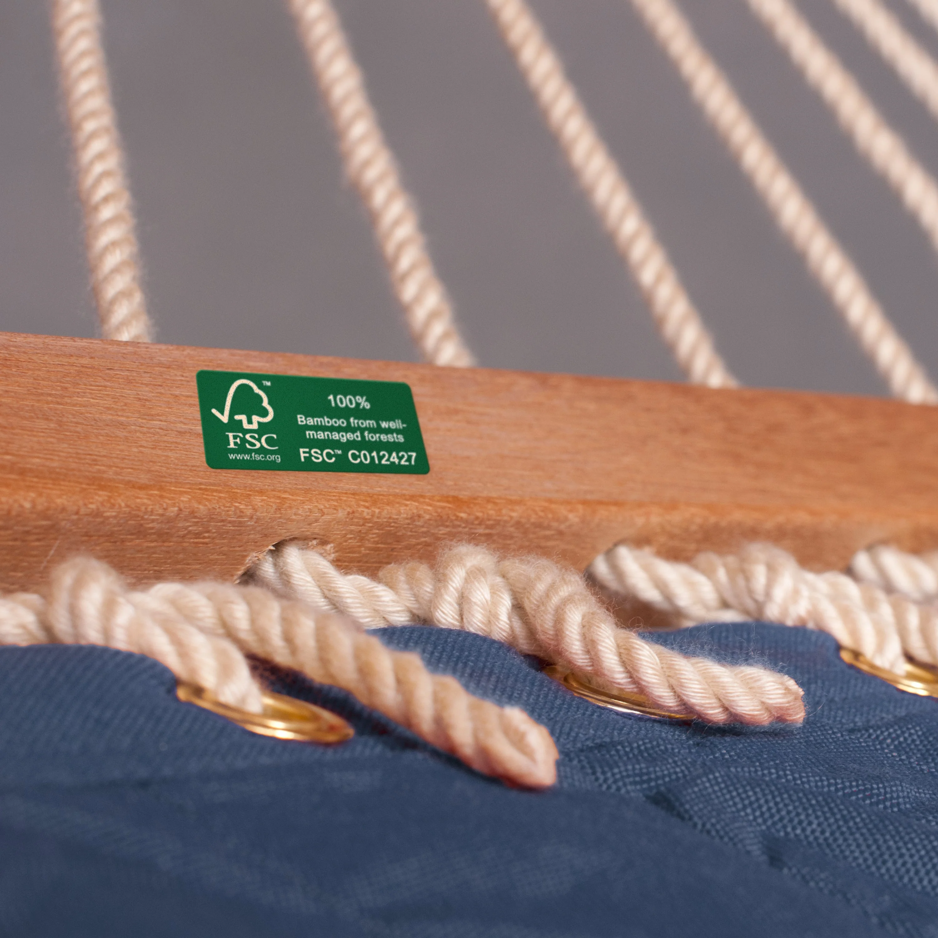 Nautico Cool Grey Outdoor R Padded Navy Blue - Padded Kingsize Spreader Bar Hammock with Powder Coated Steel Stand - Image 4
